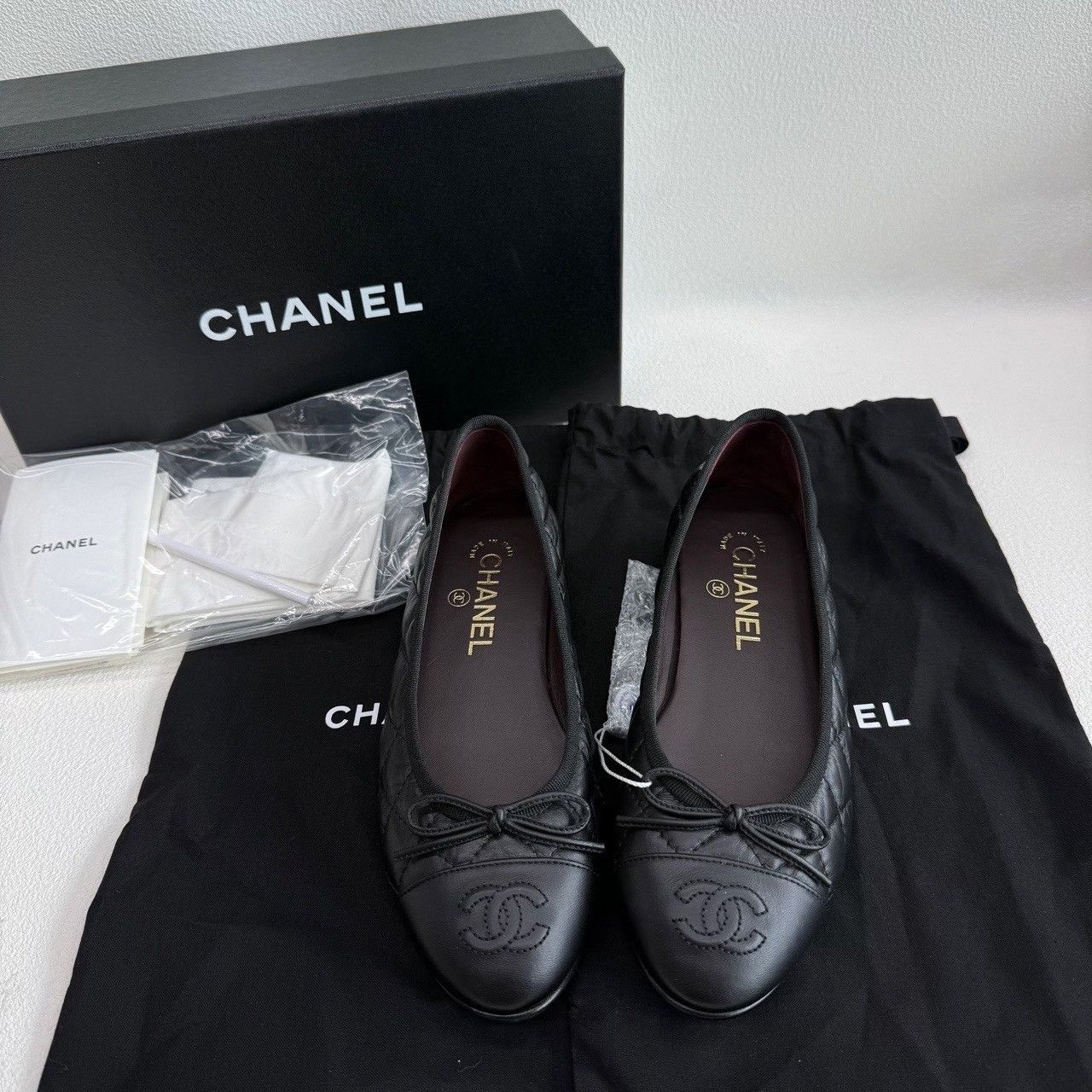 Chanel Chanel Quilted Bow Ballet Flats Size 36 Size US 6 / IT 36 - 2 Thumbnail