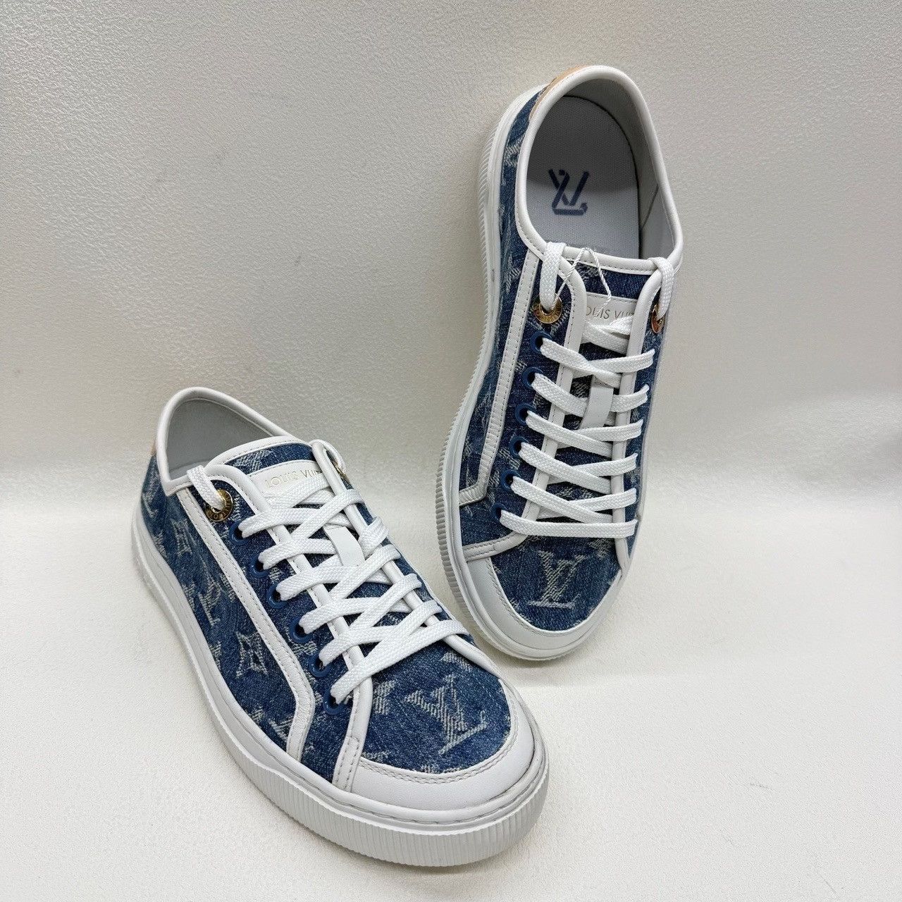 Louis Vuitton Louis Vuitton Denim Monogram Sneakers Size 37 Size US 7 / IT 37 - 9 Thumbnail