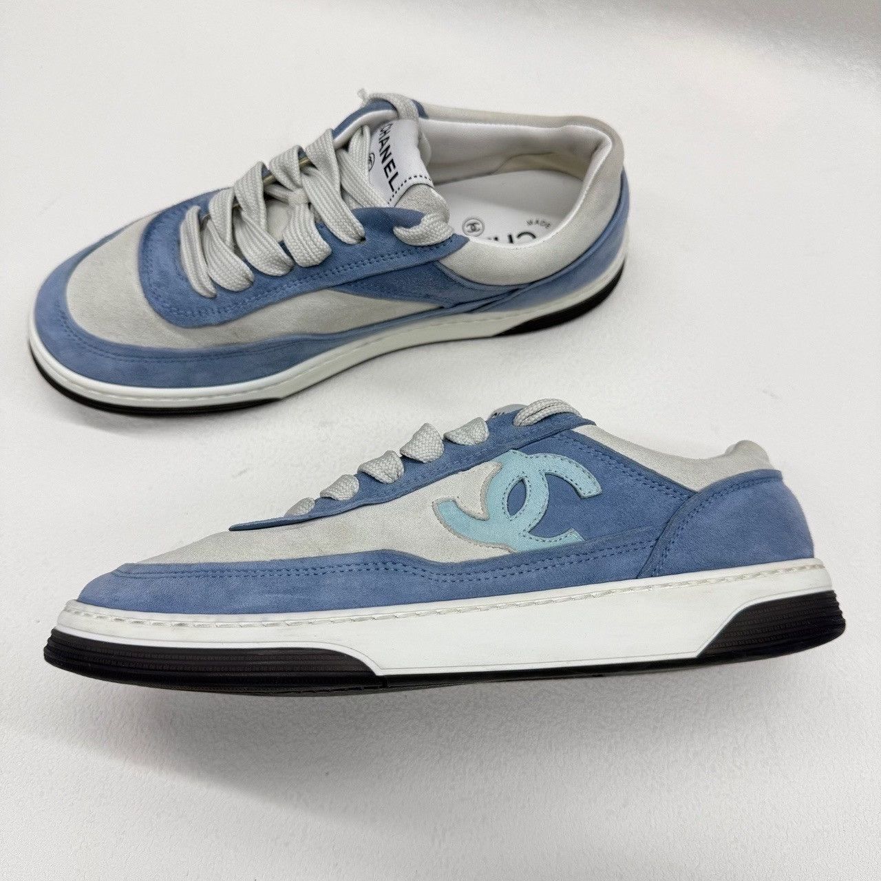 Chanel Chanel Blue Suede Low-Top Sneakers Size 37 Size US 7 / IT 37 - 9 Thumbnail