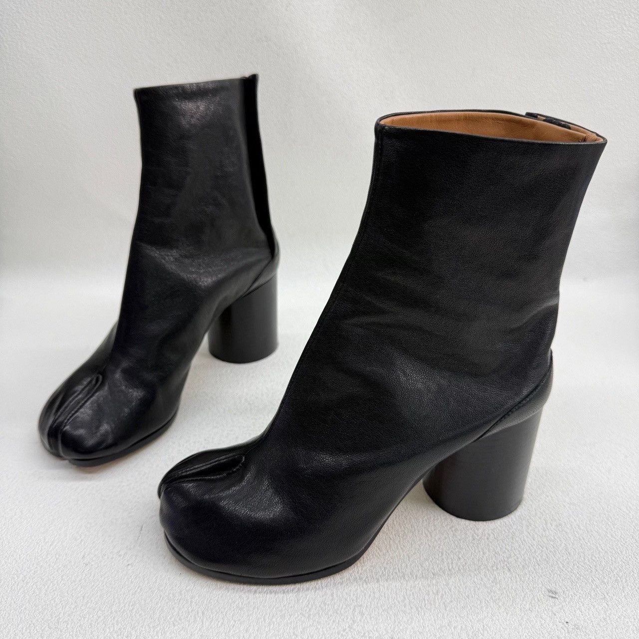 Maison Margiela Maison Margiela Black Leather Tabi Boots Size 35 Size US 5 / IT 35 - 2 Thumbnail