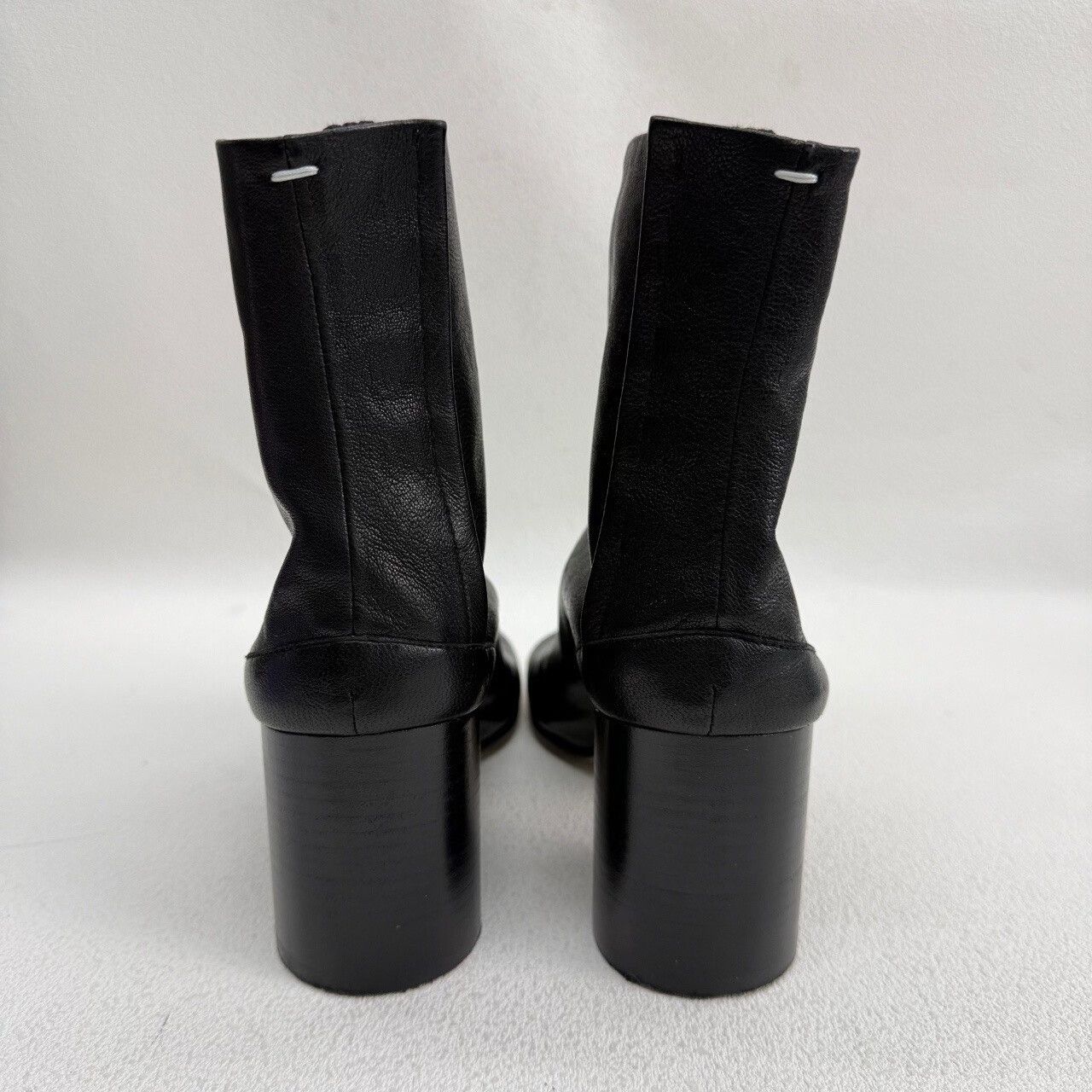 Maison Margiela Maison Margiela Black Leather Tabi Boots Size 35 Size US 5 / IT 35 - 6 Thumbnail