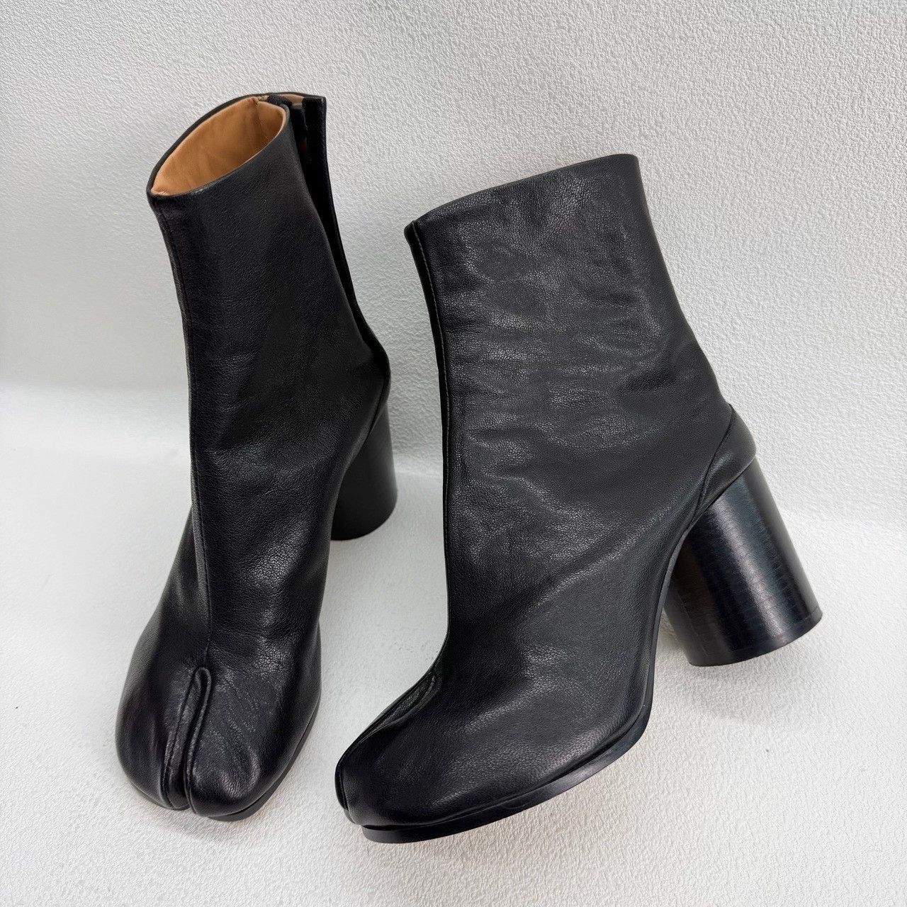 Maison Margiela Maison Margiela Black Leather Tabi Boots Size 35 Size US 5 / IT 35 - 9 Thumbnail