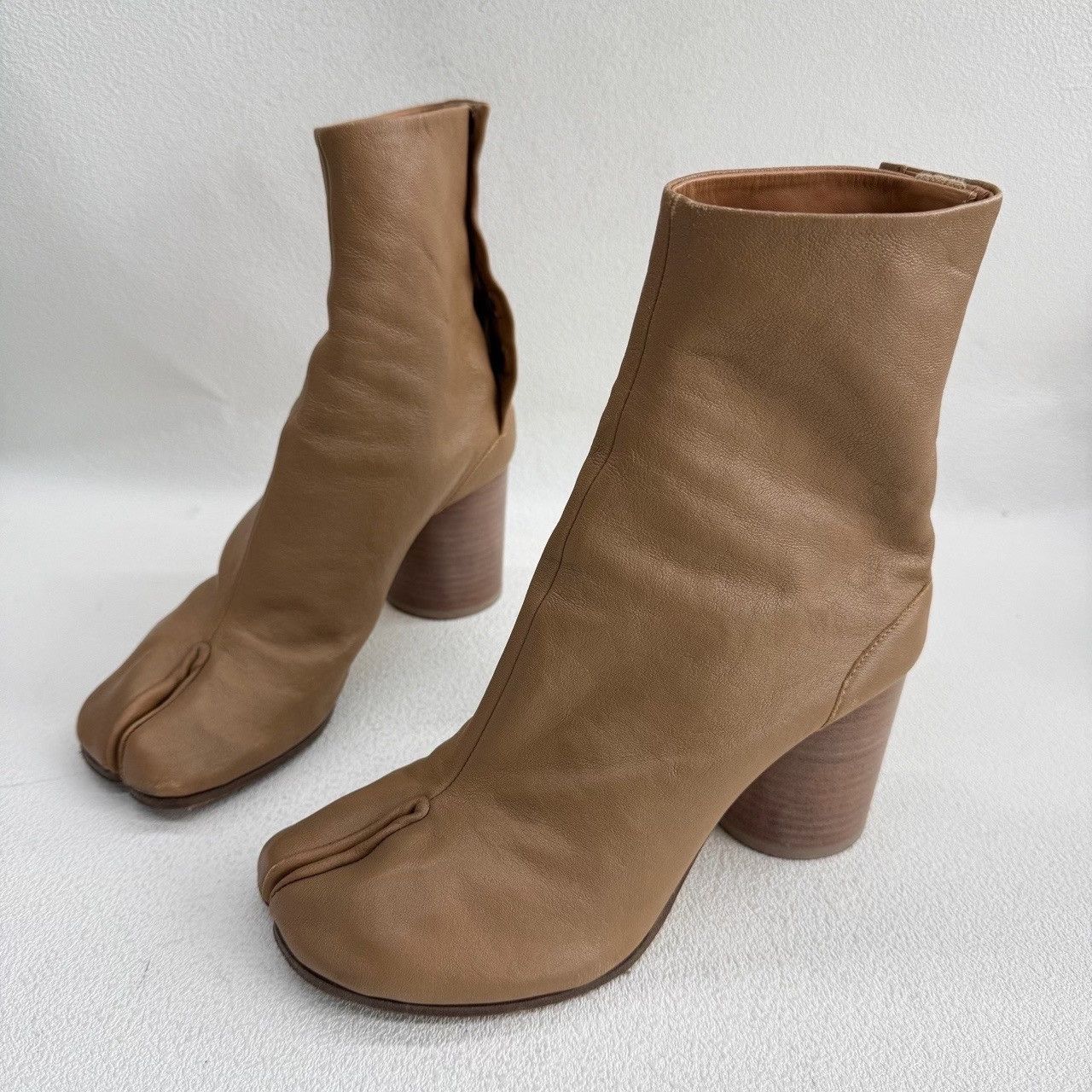 Maison Margiela Maison Margiela Tabi Boots Size 37 Size US 7 / IT 37 - 2 Thumbnail