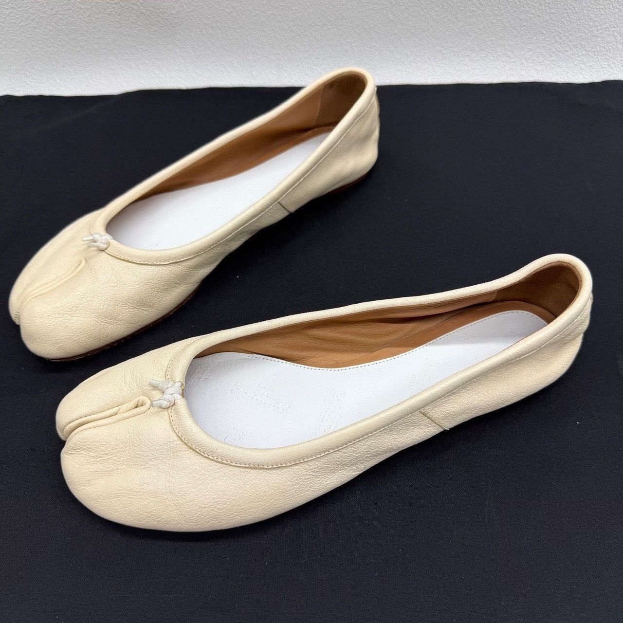 Maison Margiela Maison Margiela Tabi Leather Ballet Flats Size 37.5 Size US 7.5 / IT 37.5 - 2 Thumbnail