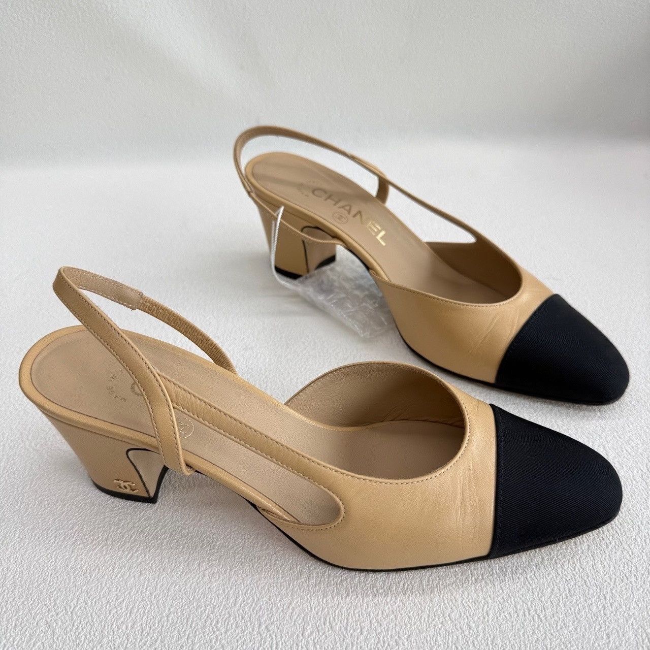 Chanel Chanel Beige Black Slingback Heels Size 37 Size US 6 / IT 36 - 4 Thumbnail