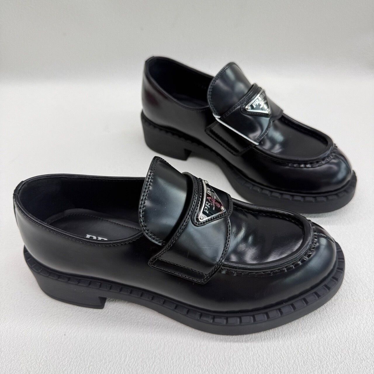 Prada Prada Triangle Logo Leather Loafers Size 35 Size US 5 / IT 35 - 4 Thumbnail