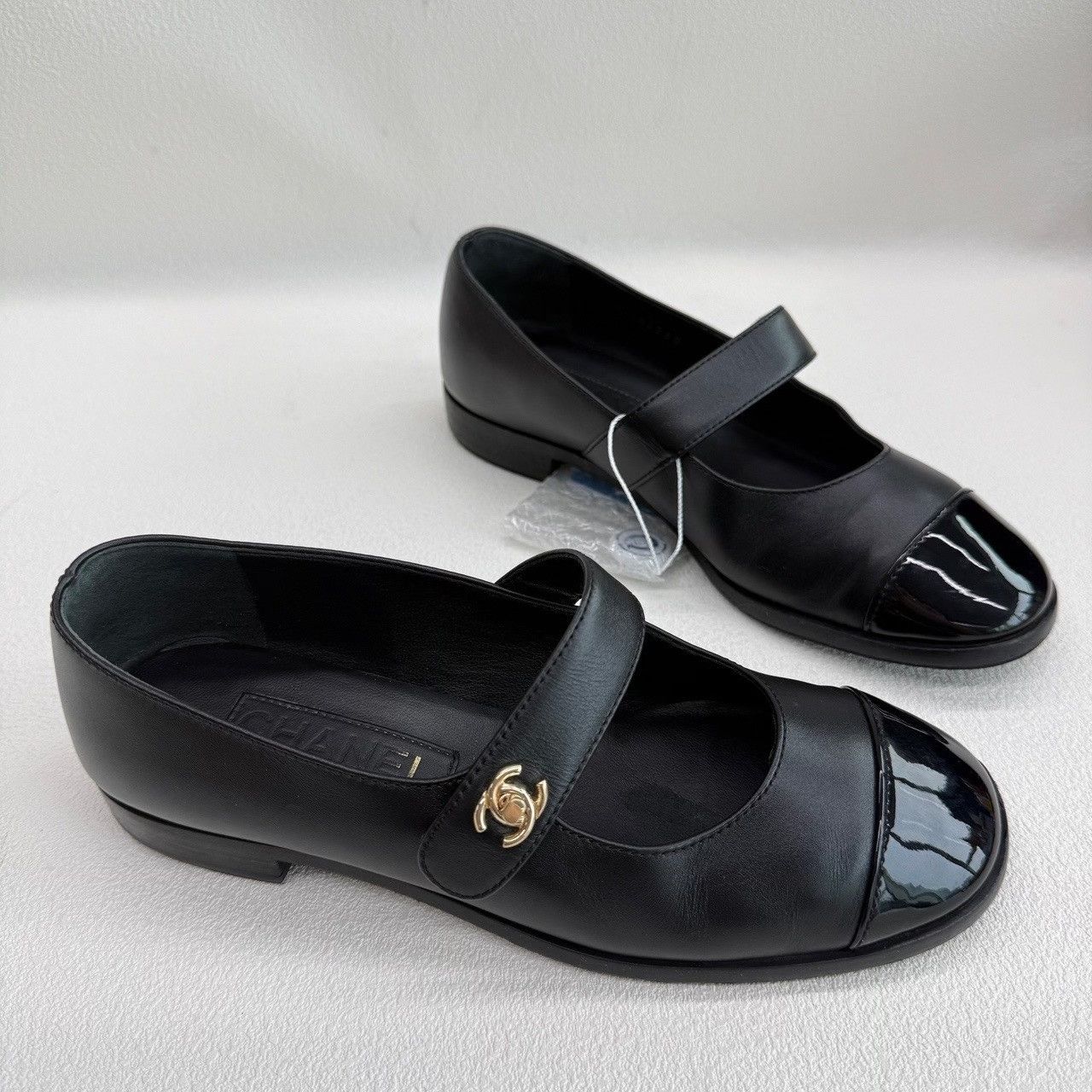 Chanel Chanel CC Logo Mary Jane Flats Black Size 36.5 Size US 6.5 / IT 36.5 - 4 Thumbnail