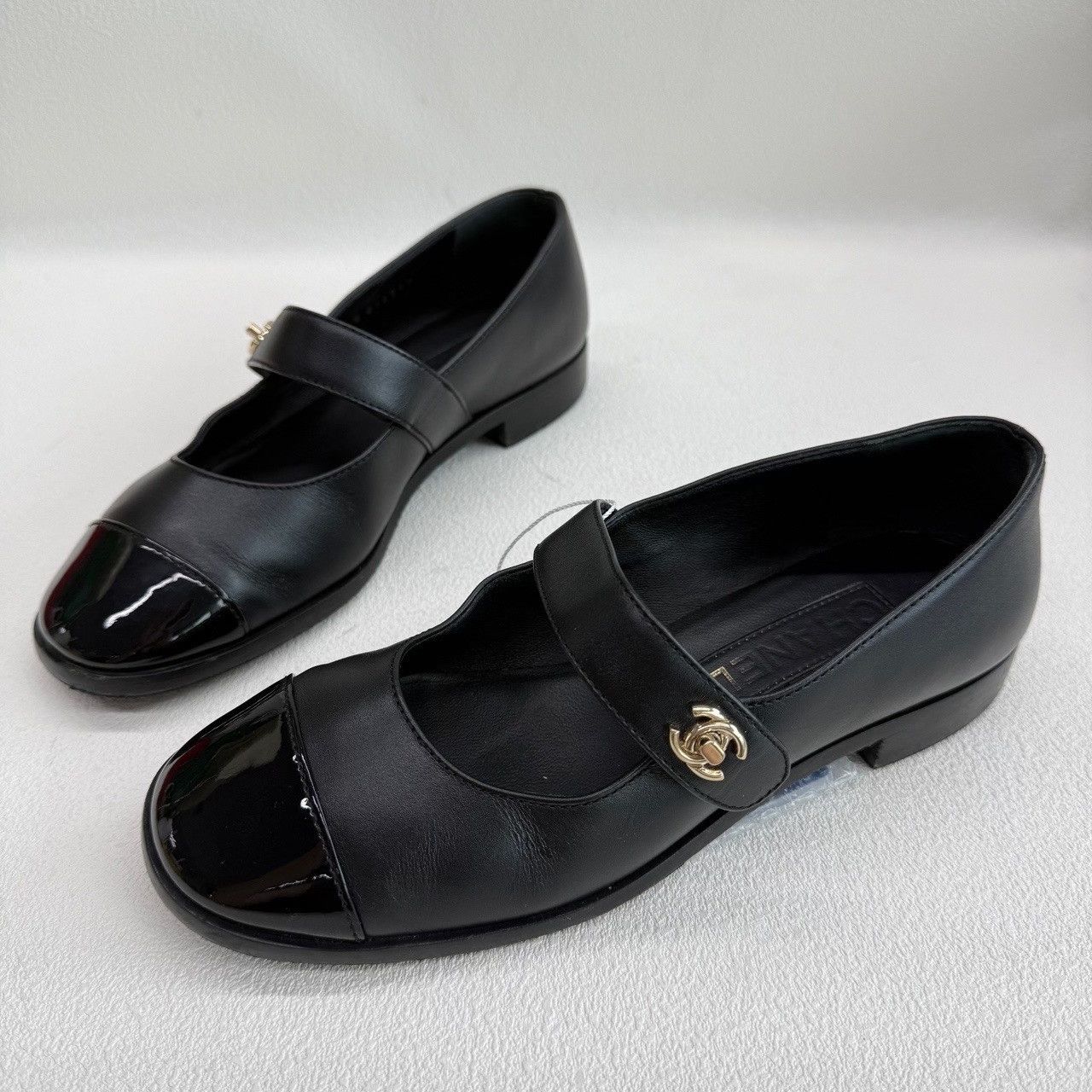 Chanel Chanel CC Logo Mary Jane Flats Black Size 36.5 Size US 6.5 / IT 36.5 - 2 Thumbnail