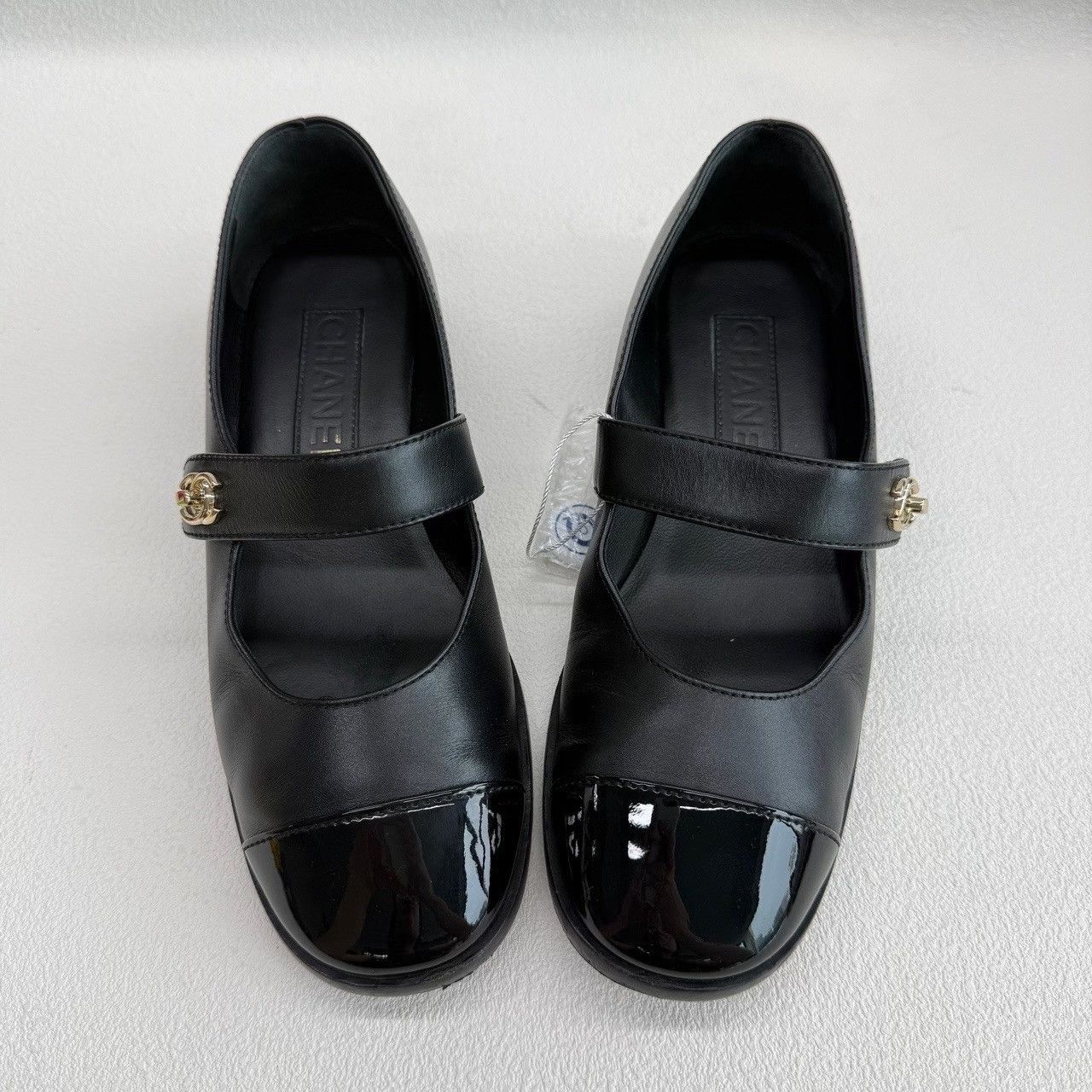 Chanel Chanel CC Logo Mary Jane Flats Black Size 36.5 Size US 6.5 / IT 36.5 - 10 Thumbnail