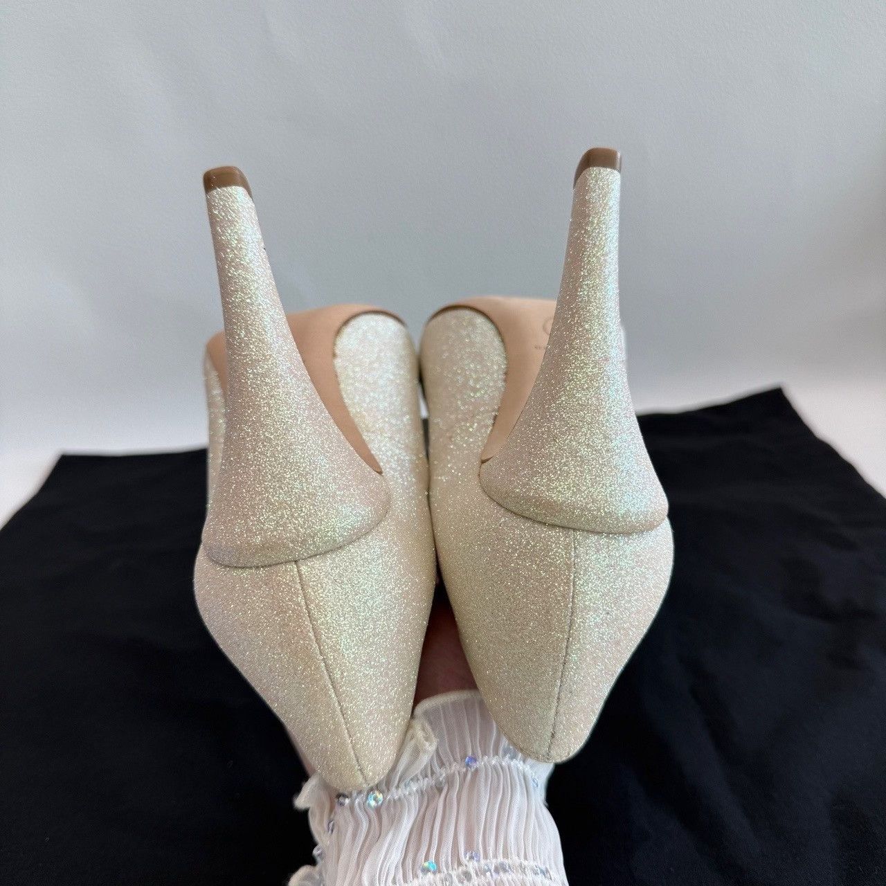 Chanel Chanel Glitter Camellia Heels Size 37.5 Size US 7.5 / IT 37.5 - 7 Thumbnail