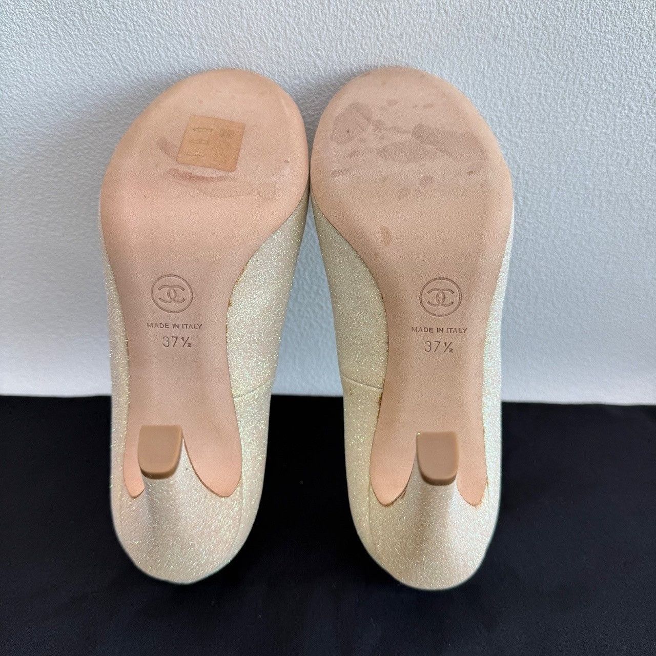 Chanel Chanel Glitter Camellia Heels Size 37.5 Size US 7.5 / IT 37.5 - 8 Thumbnail