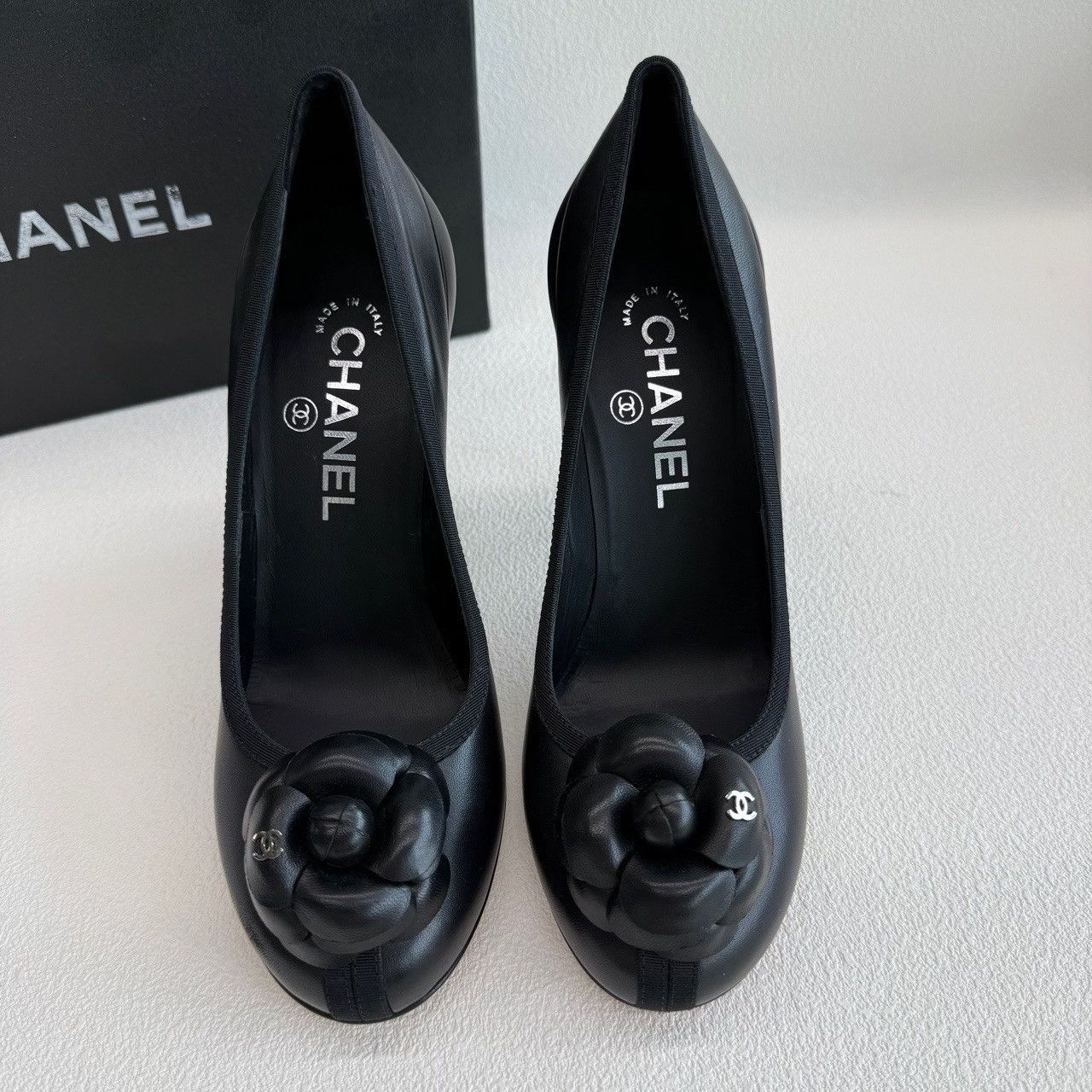 Chanel Chanel Camellia Black Leather Heels Size 36.5 Size US 6.5 / IT 36.5 - 4 Thumbnail
