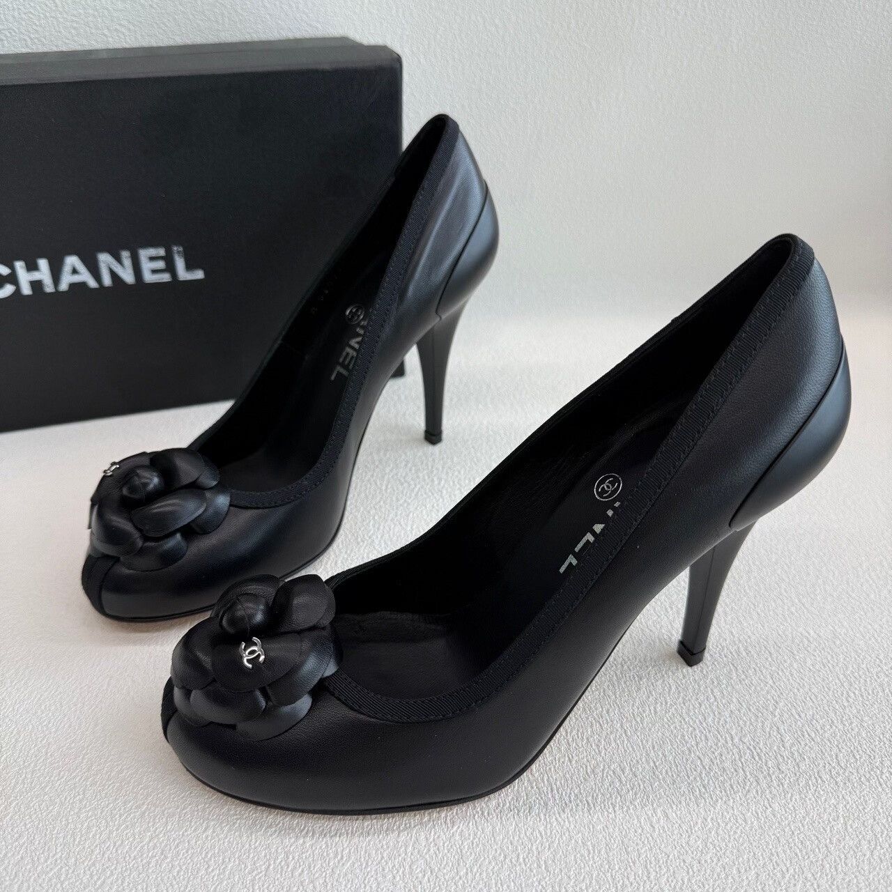 Chanel Chanel Camellia Black Leather Heels Size 36.5 Size US 6.5 / IT 36.5 - 3 Thumbnail