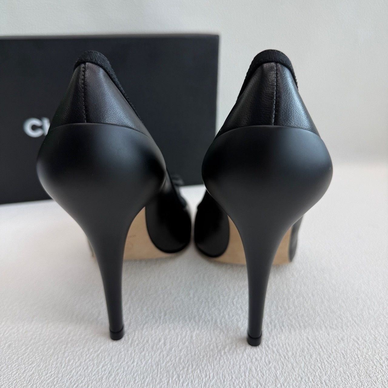 Chanel Chanel Camellia Black Leather Heels Size 36.5 Size US 6.5 / IT 36.5 - 7 Thumbnail