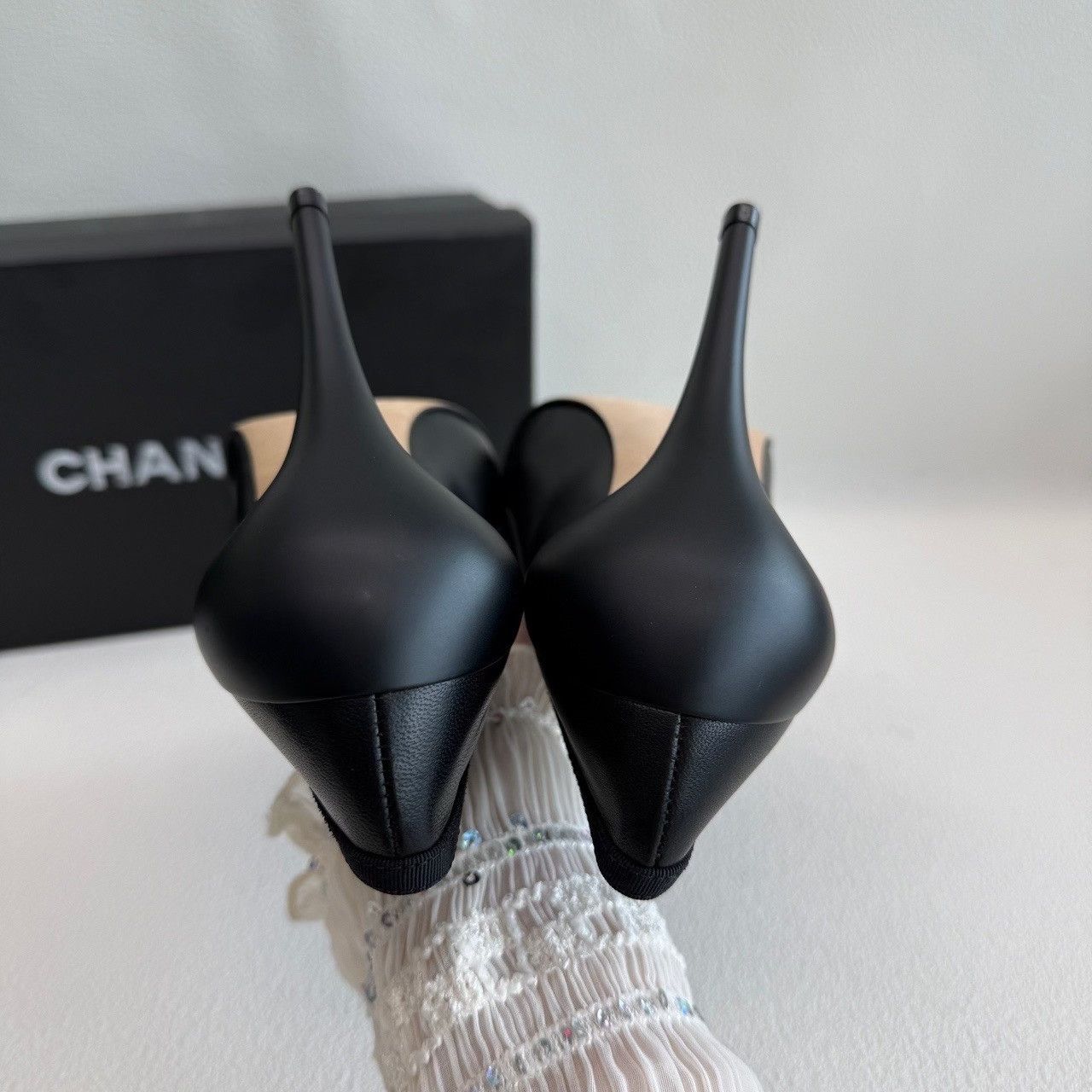 Chanel Chanel Camellia Black Leather Heels Size 36.5 Size US 6.5 / IT 36.5 - 8 Thumbnail