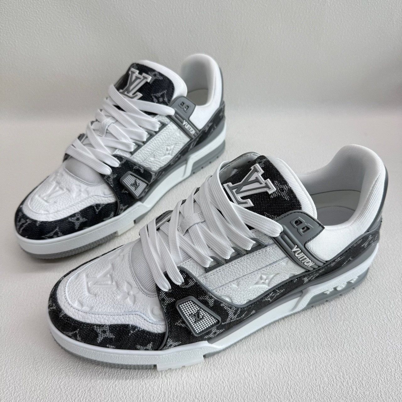 Louis Vuitton Louis Vuitton Monogram Denim Trainer Sneaker US 10 Size US 10 / EU 43 - 3 Thumbnail