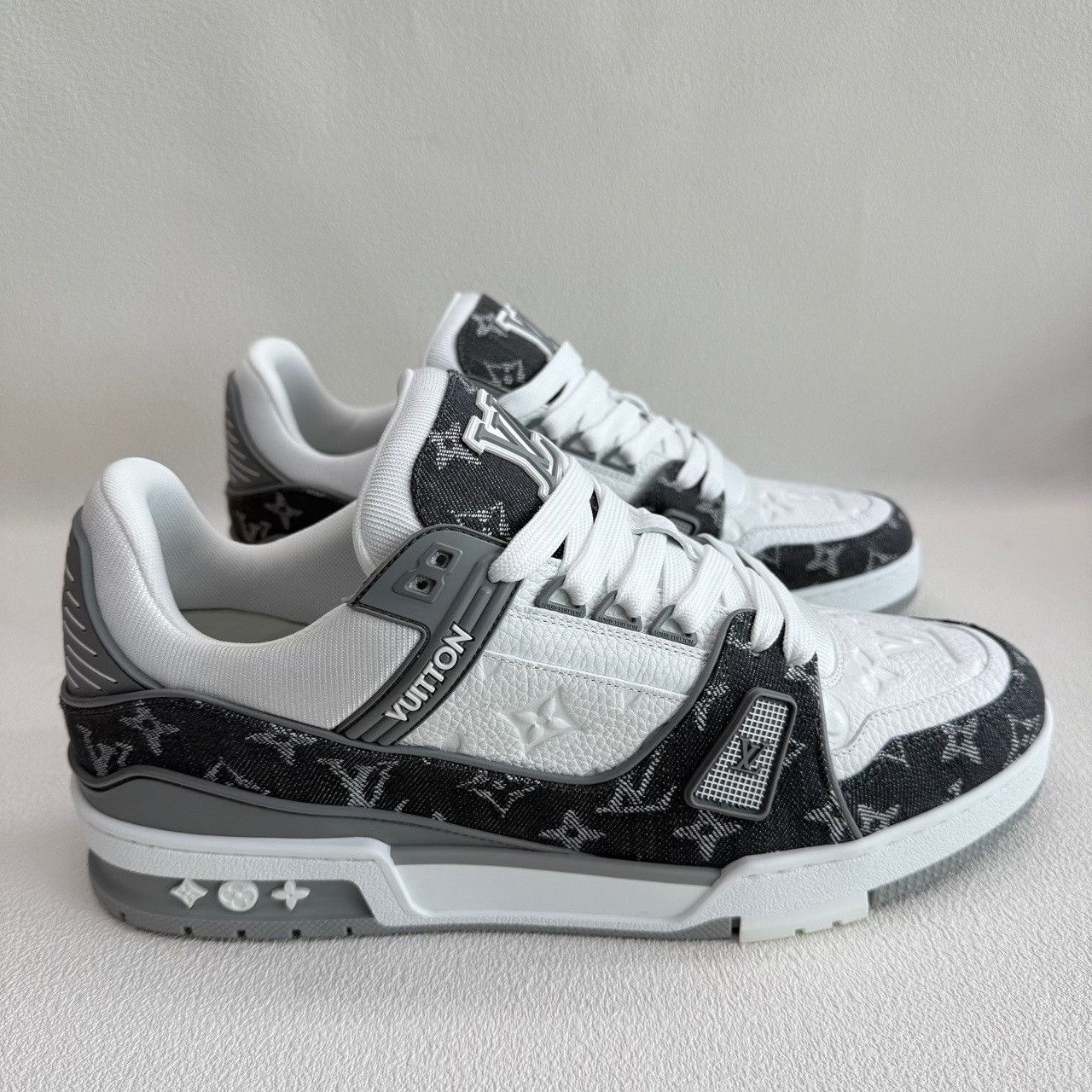 Louis Vuitton Louis Vuitton Monogram Denim Trainer Sneaker US 10 Size US 10 / EU 43 - 6 Thumbnail