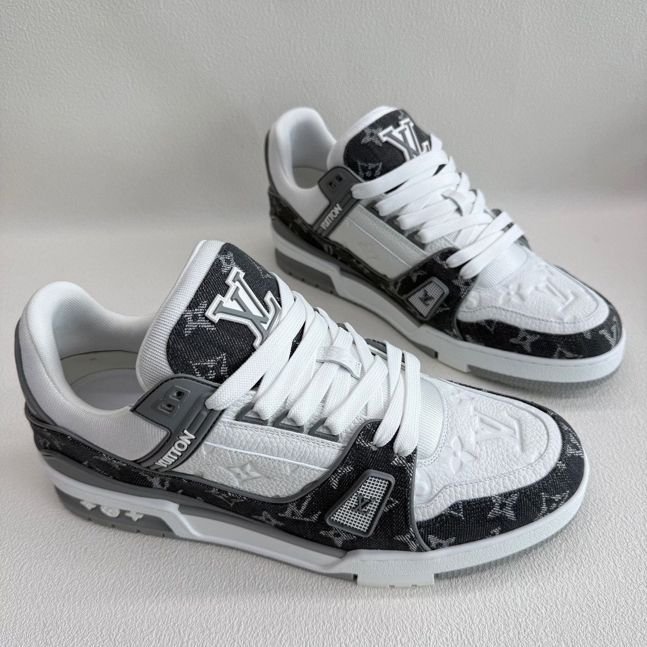 Louis Vuitton Louis Vuitton Monogram Denim Trainer Sneaker US 10 Size US 10 / EU 43 - 5 Thumbnail