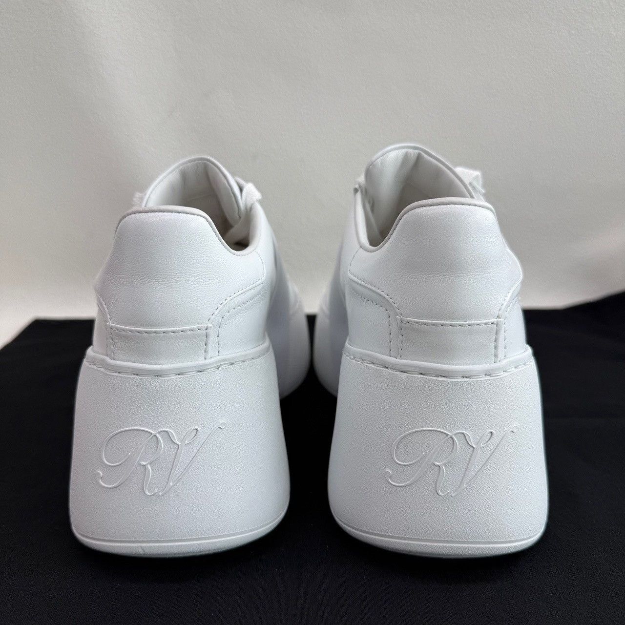 Roger Vivier Roger Vivier Viv' Skate Crystal Buckle Sneakers Size 36.5 Size US 6.5 / IT 36.5 - 6 Thumbnail