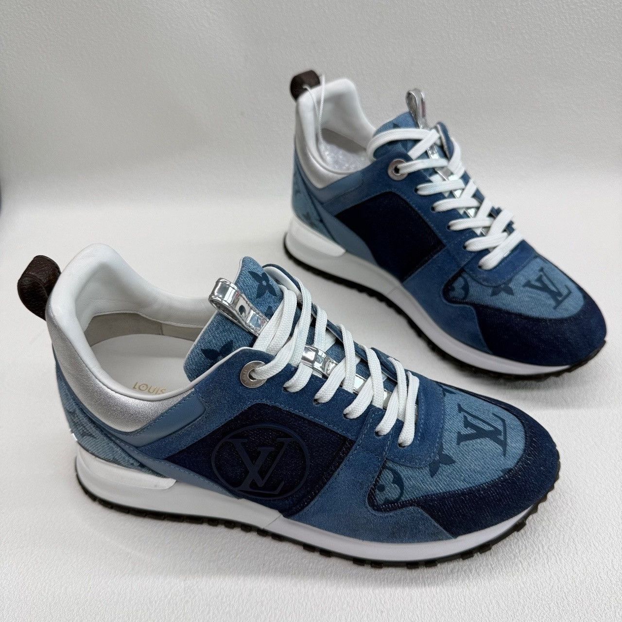 Louis Vuitton Louis Vuitton Run Away Denim Sneakers Size 36 Size US 6 / IT 36 - 4 Thumbnail