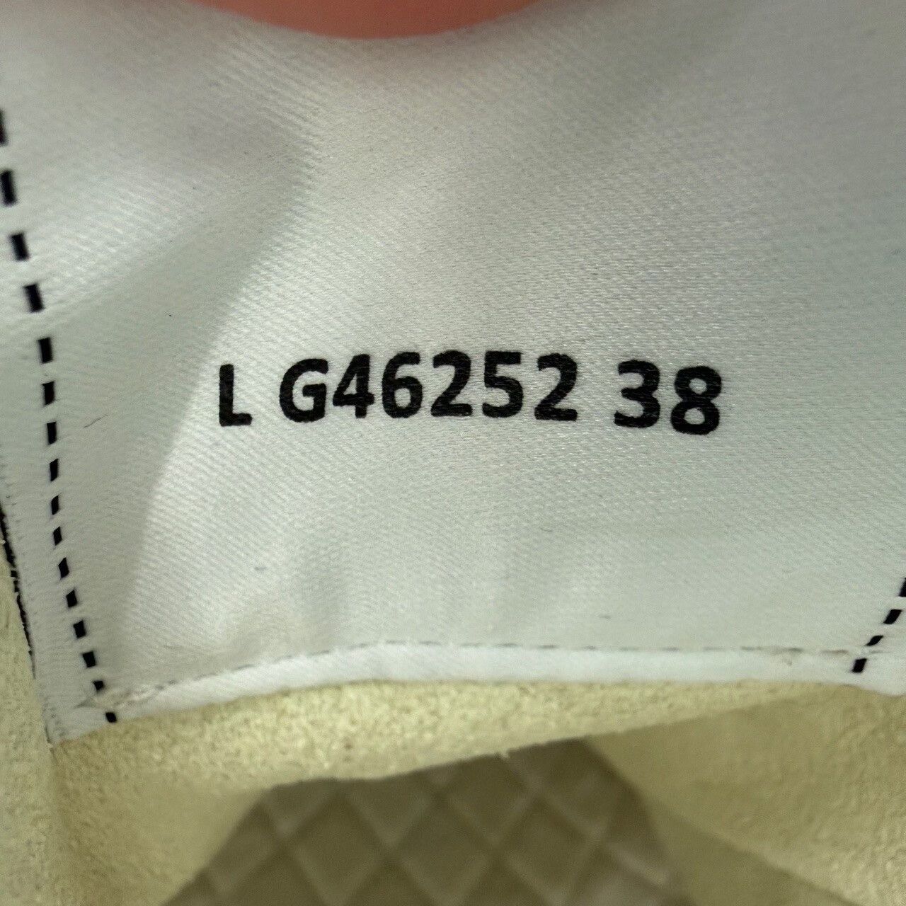 Chanel Chanel White Leather Low-Top Sneakers Size 38 Size US 8 / IT 38 - 7 Thumbnail