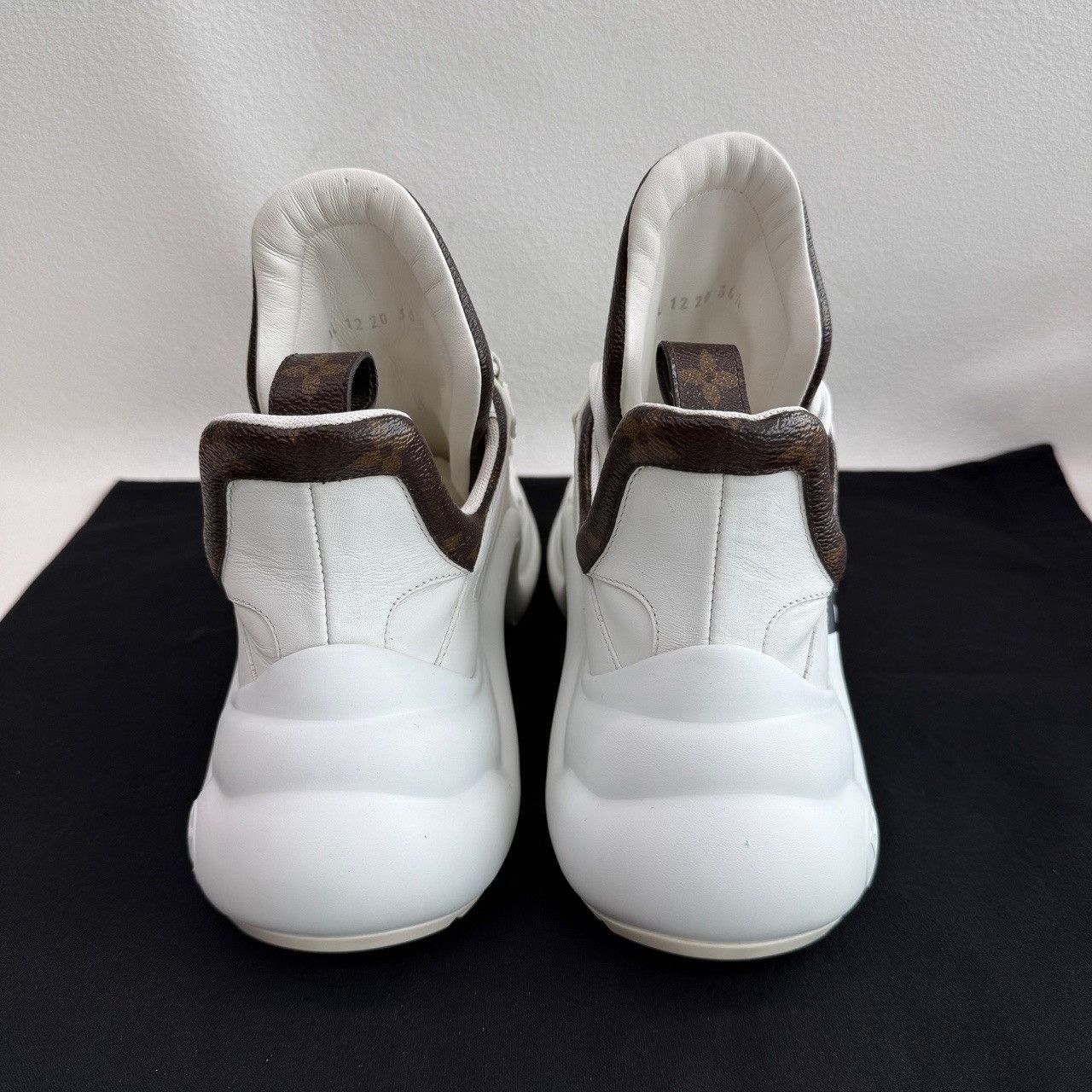 Louis Vuitton Louis Vuitton Archlight Heart Sneakers Size 36.5 Size US 6.5 / IT 36.5 - 6 Thumbnail