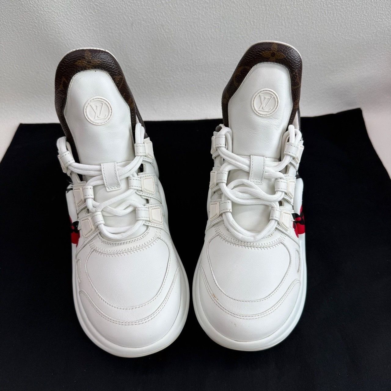 Louis Vuitton Louis Vuitton Archlight Heart Sneakers Size 36.5 Size US 6.5 / IT 36.5 - 10 Thumbnail