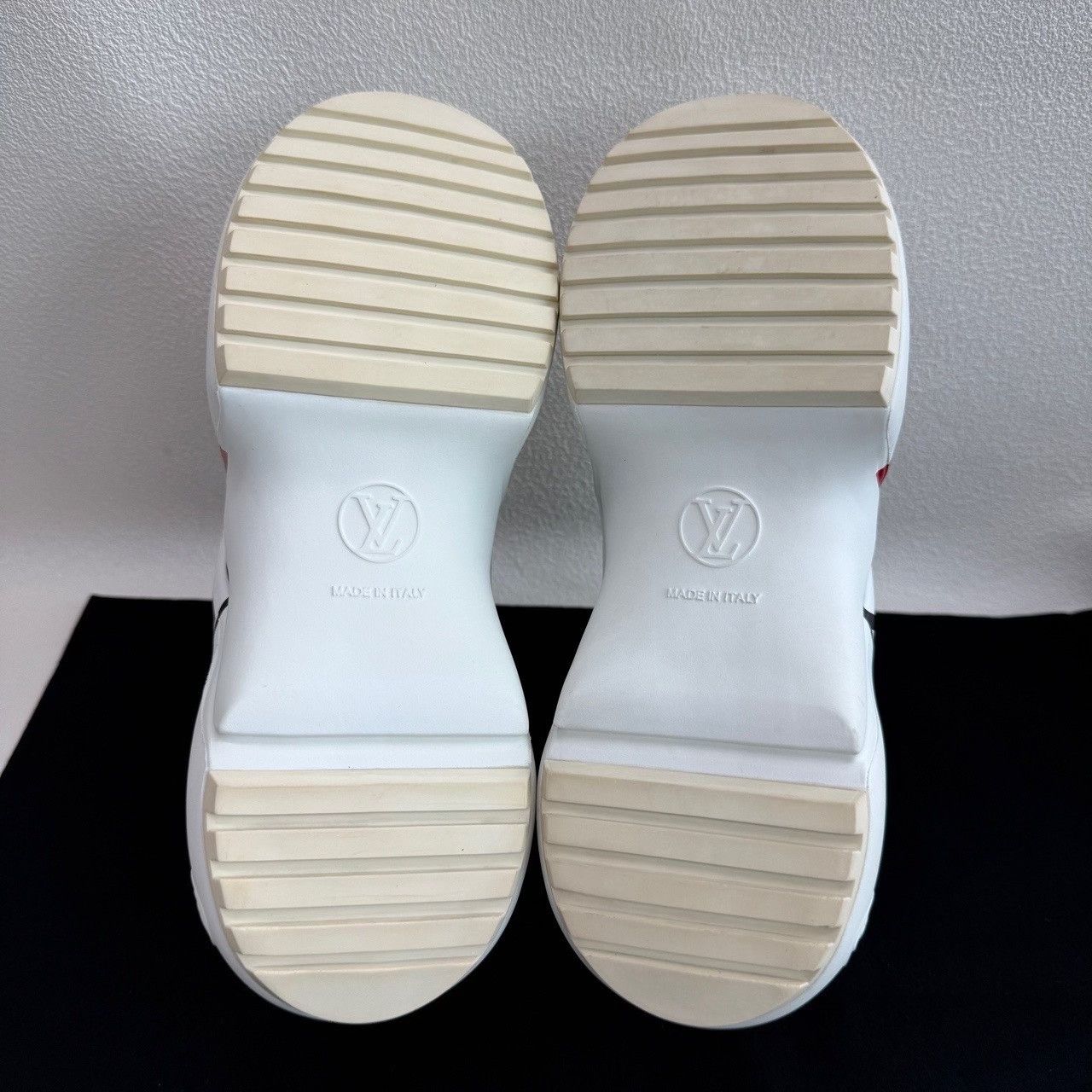 Louis Vuitton Louis Vuitton Archlight Heart Sneakers Size 36.5 Size US 6.5 / IT 36.5 - 8 Thumbnail