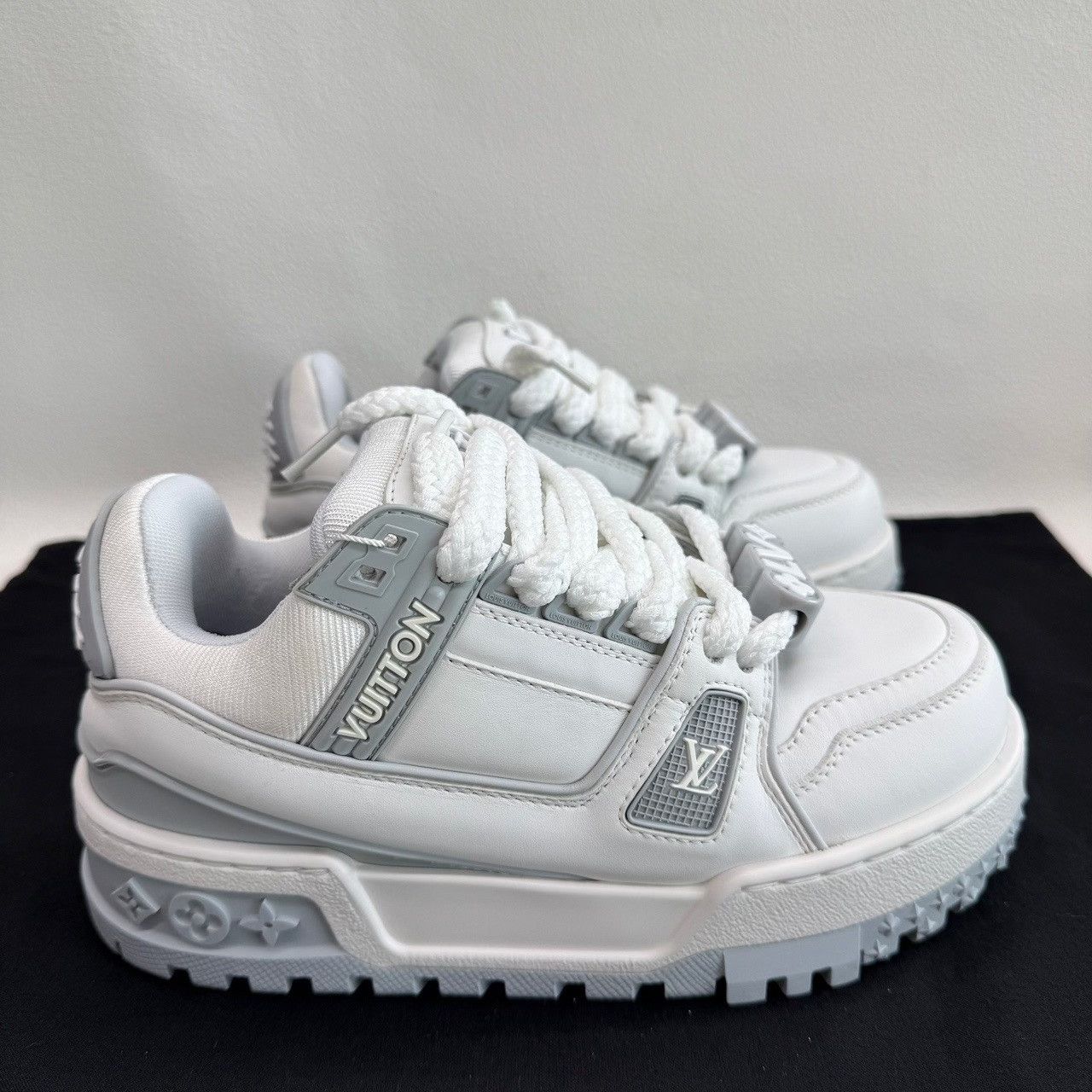 Louis Vuitton Louis Vuitton Trainer Maxi Sneakers Size 34 Size US 4 / IT 34 - 5 Thumbnail