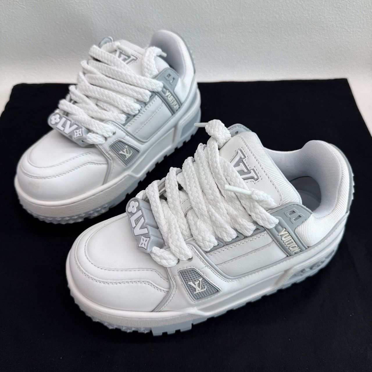 Louis Vuitton Louis Vuitton Trainer Maxi Sneakers Size 34 Size US 4 / IT 34 - 2 Thumbnail