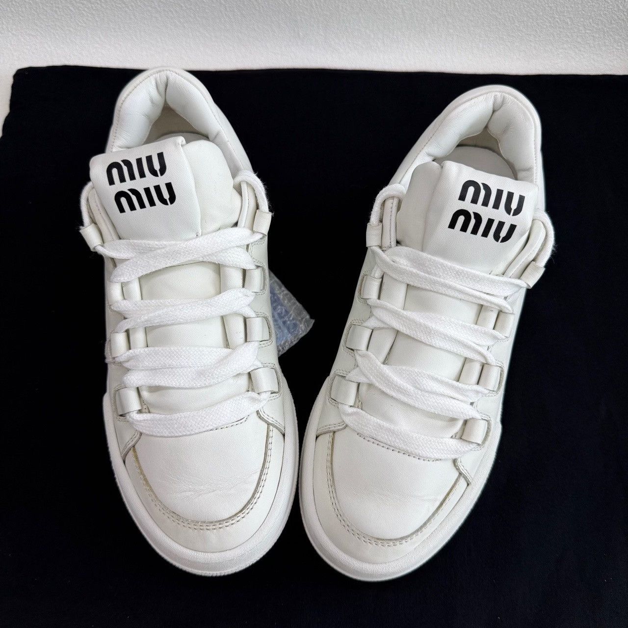 Miu Miu Miu Miu Leather Logo Low-Top Sneakers Size 37.5 Size US 7.5 / IT 37.5 - 10 Thumbnail