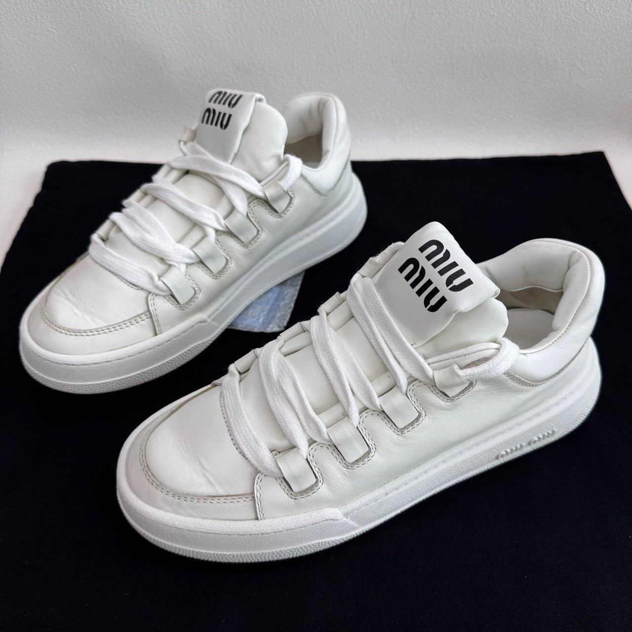 Miu Miu Miu Miu Leather Logo Low-Top Sneakers Size 37.5 Size US 7.5 / IT 37.5 - 2 Thumbnail