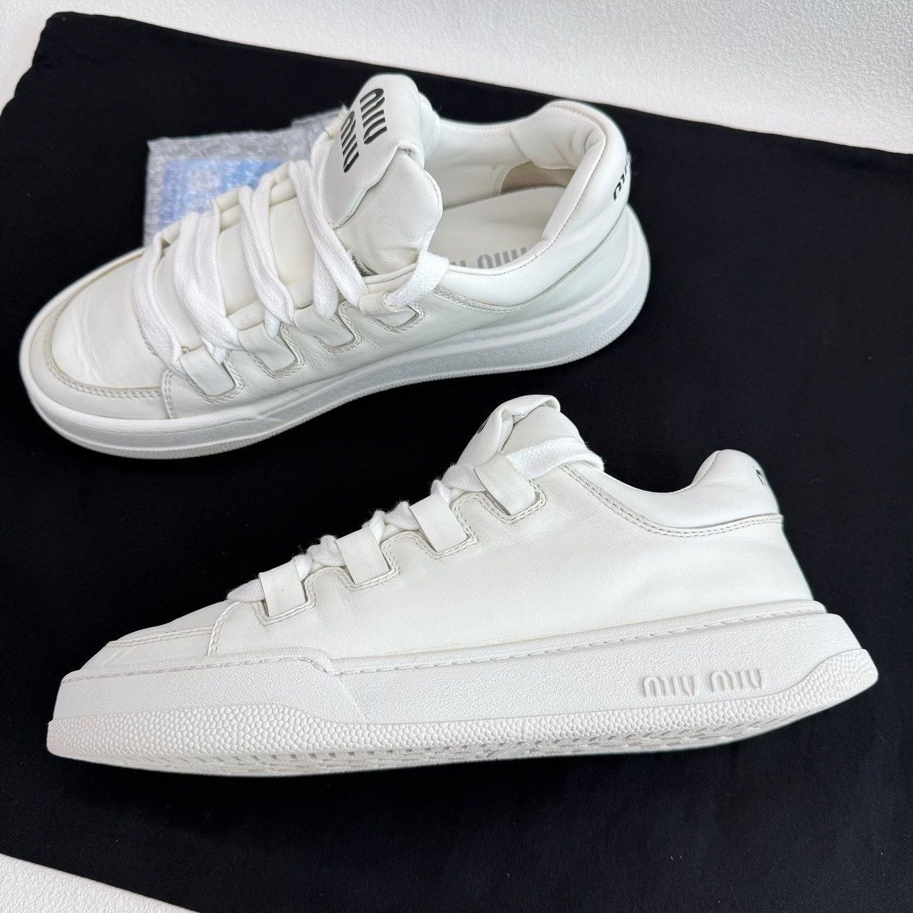 Miu Miu Miu Miu Leather Logo Low-Top Sneakers Size 37.5 Size US 7.5 / IT 37.5 - 9 Thumbnail