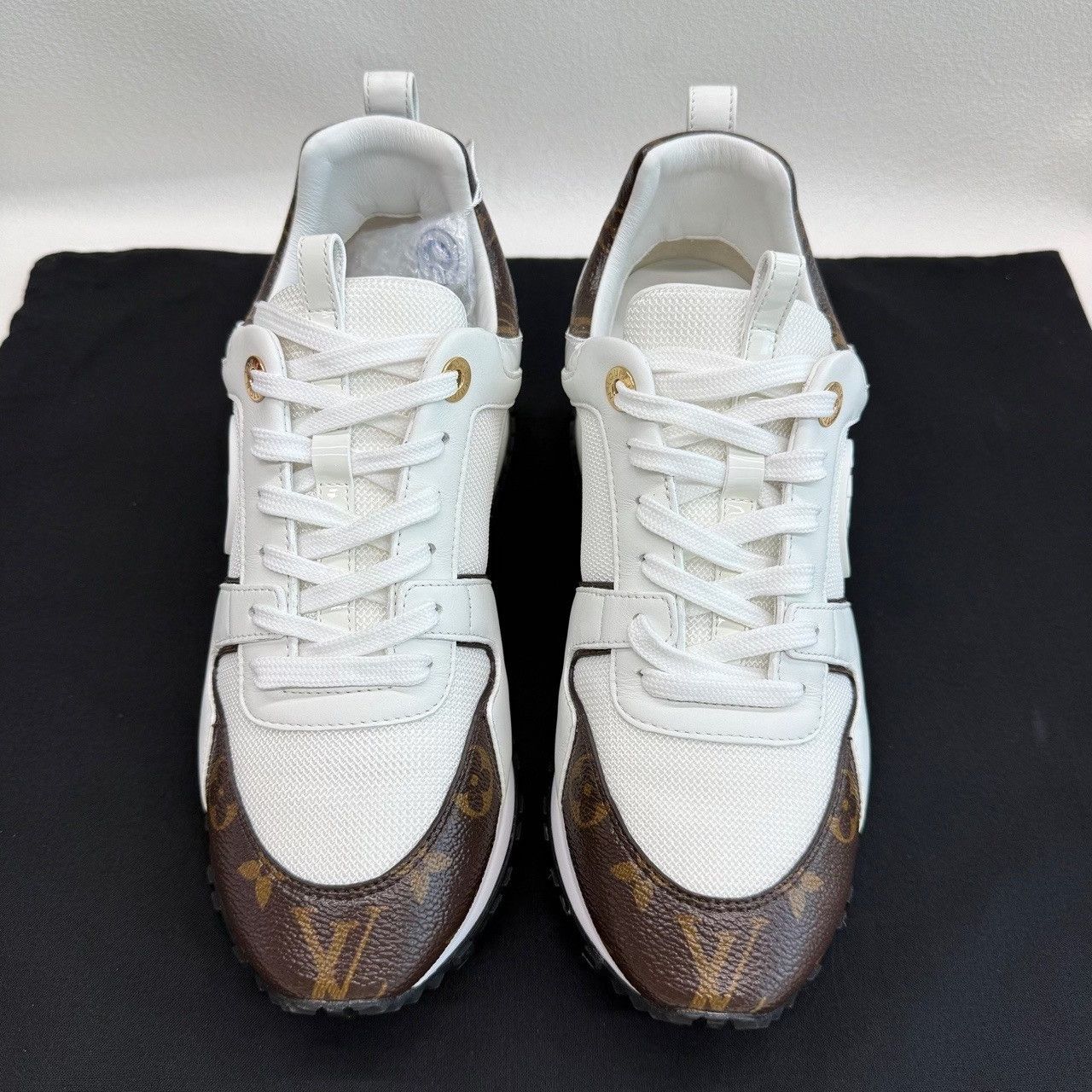 Louis Vuitton Louis Vuitton Run Away Low-Top Sneakers Size 38 Size US 8 / IT 38 - 3 Thumbnail