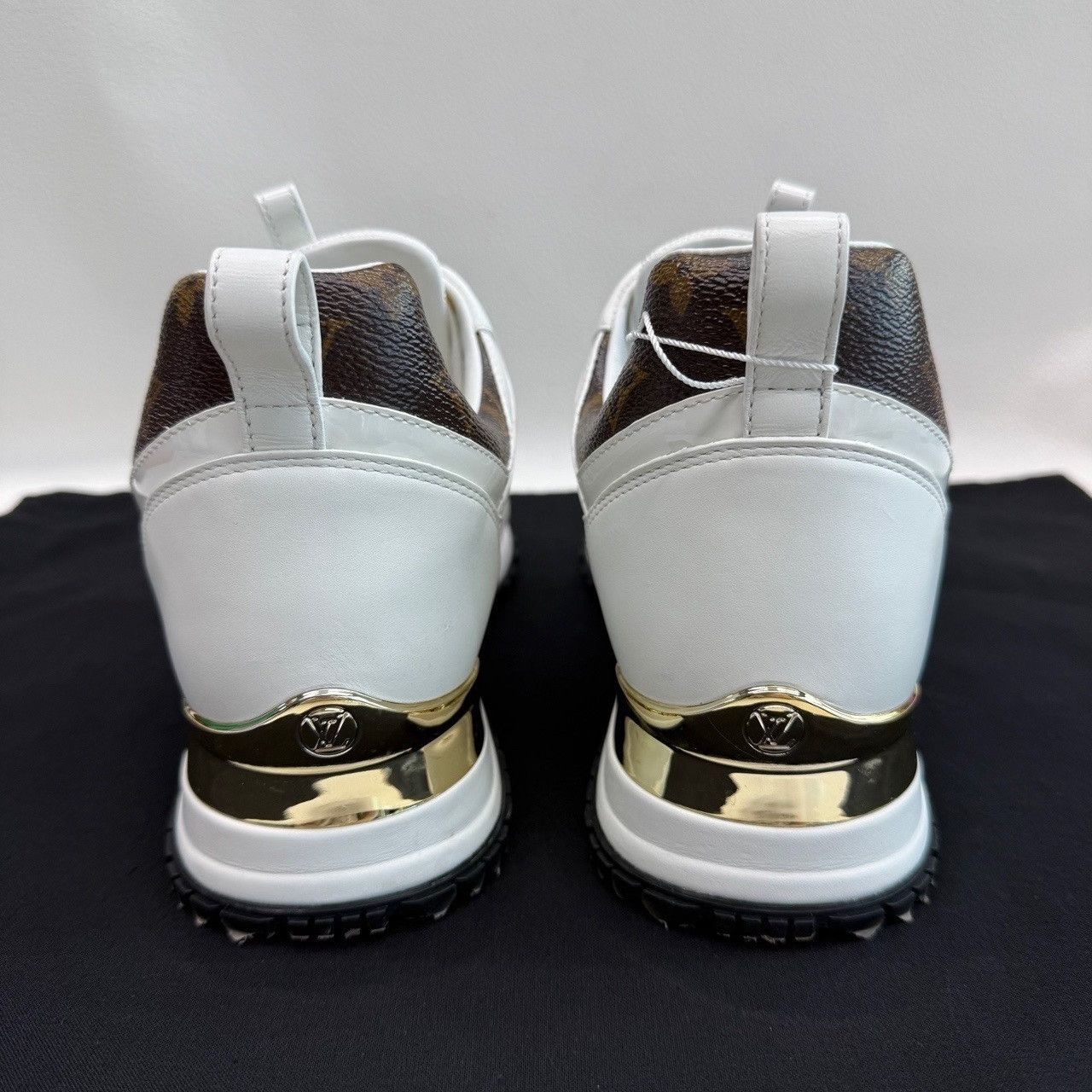 Louis Vuitton Louis Vuitton Run Away Low-Top Sneakers Size 38 Size US 8 / IT 38 - 7 Thumbnail