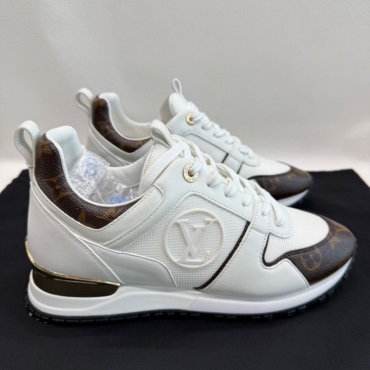 Louis Vuitton Louis Vuitton Run Away Low-Top Sneakers Size 38 Size US 8 / IT 38 - 5 Thumbnail