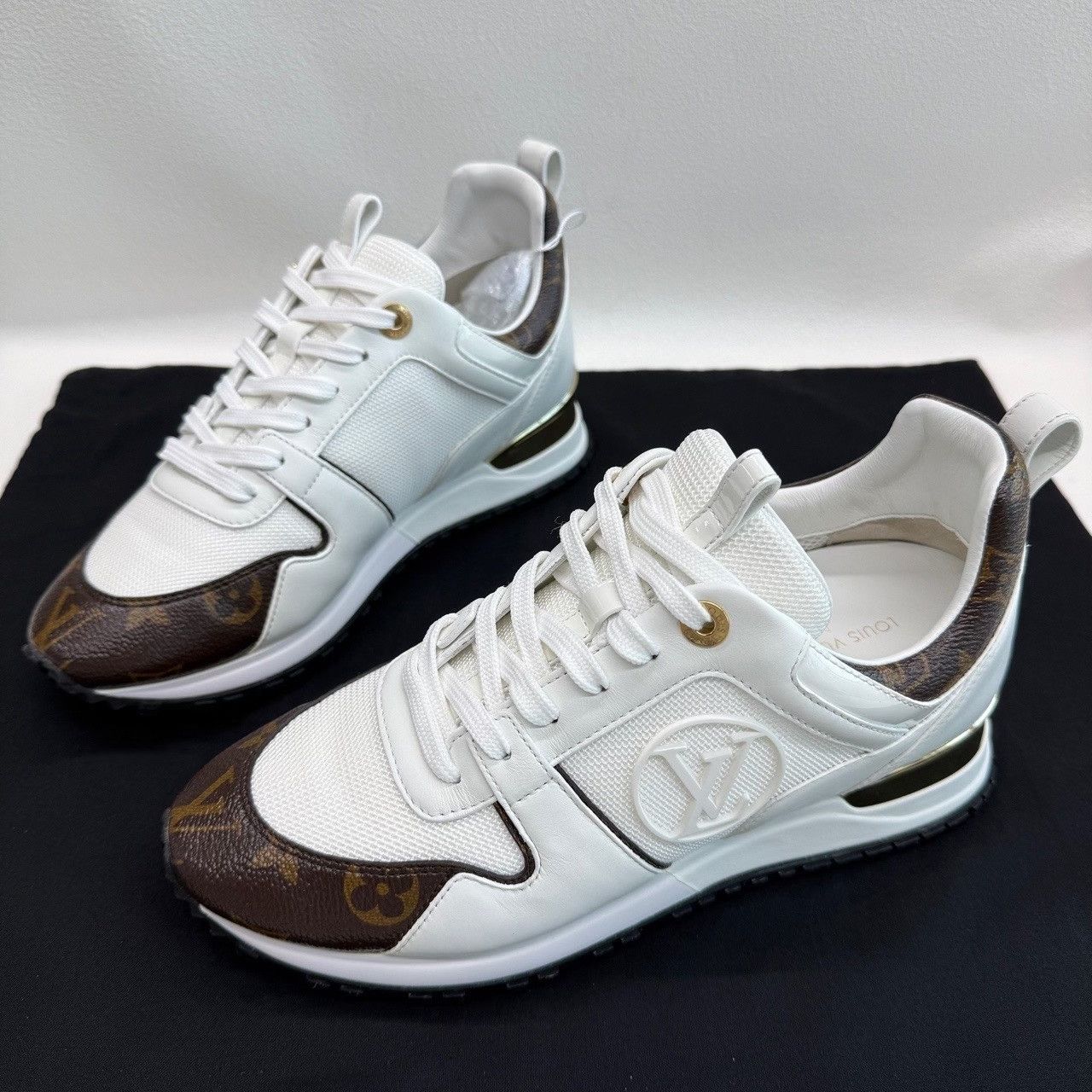 Louis Vuitton Louis Vuitton Run Away Low-Top Sneakers Size 38 Size US 8 / IT 38 - 2 Thumbnail