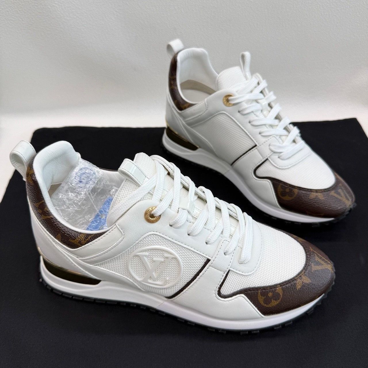 Louis Vuitton Louis Vuitton Run Away Low-Top Sneakers Size 38 Size US 8 / IT 38 - 4 Thumbnail