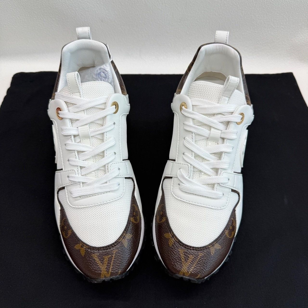 Louis Vuitton Louis Vuitton Run Away Low-Top Sneakers Size 38 Size US 8 / IT 38 - 10 Thumbnail