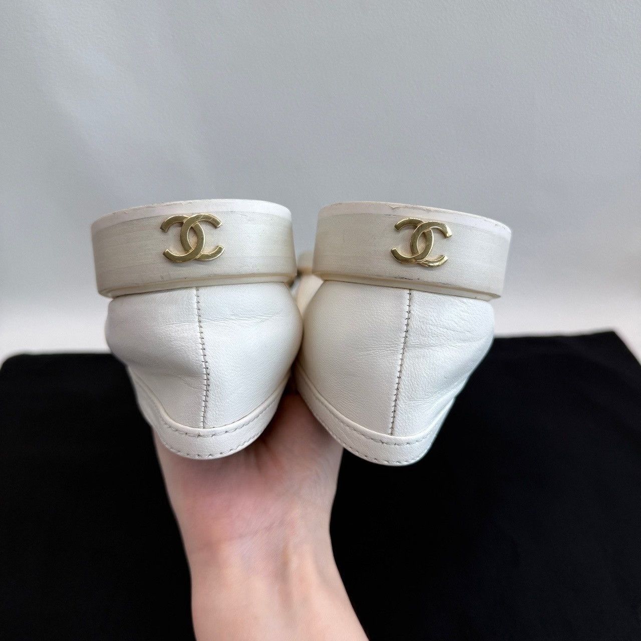 Chanel Chanel White Quilted Pearl Chain Loafers Size 36.5 Size US 5.5 / IT 35.5 - 7 Thumbnail