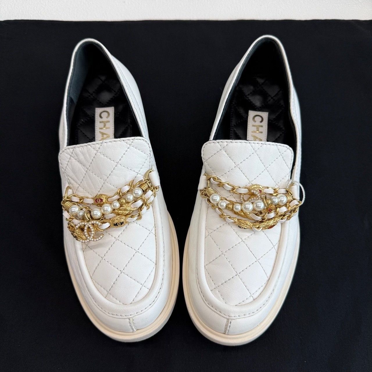 Chanel Chanel White Quilted Pearl Chain Loafers Size 36.5 Size US 5.5 / IT 35.5 - 10 Thumbnail