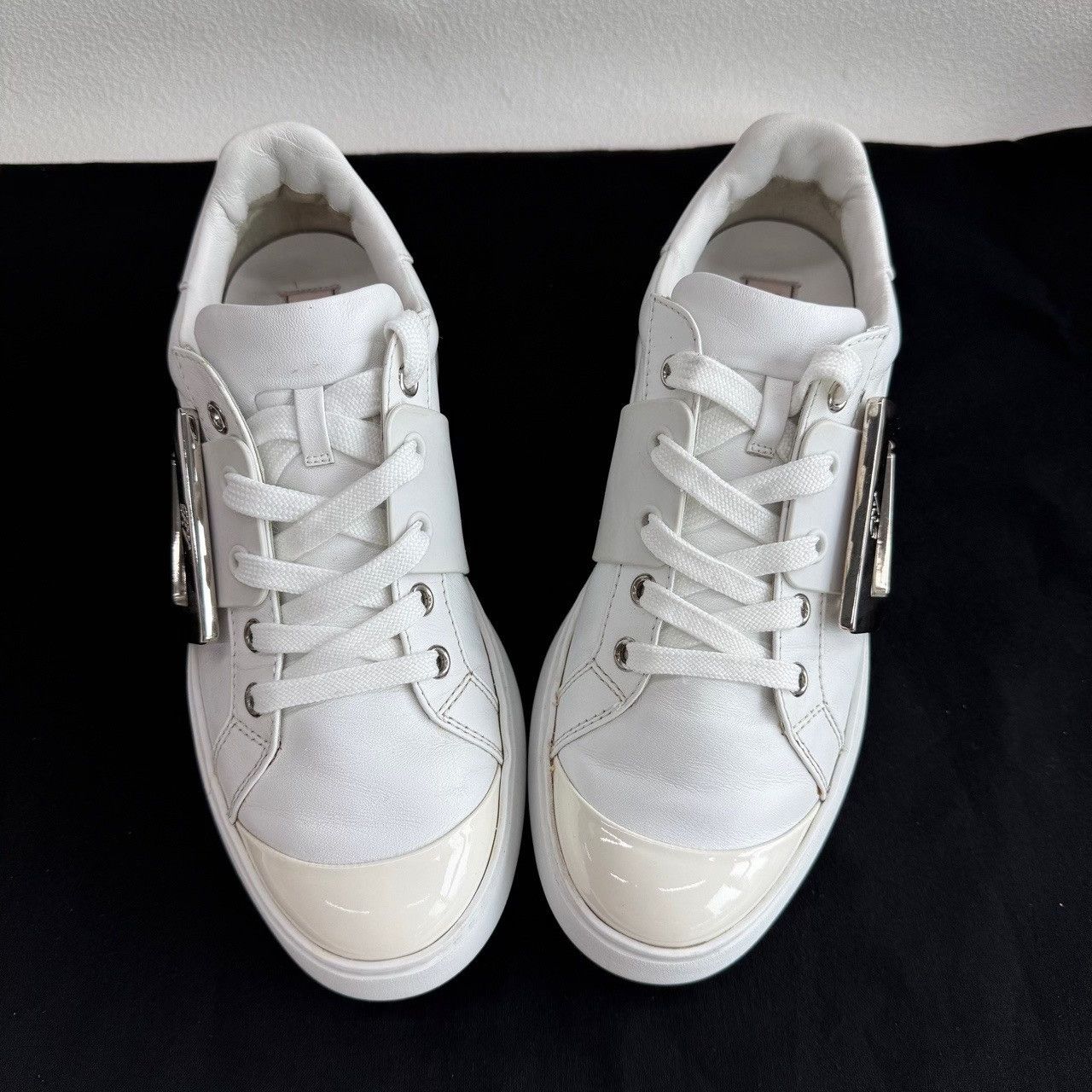 Roger Vivier Roger Vivier Viv Skate Sneakers White Size 36 Size US 6 / IT 36 - 10 Thumbnail