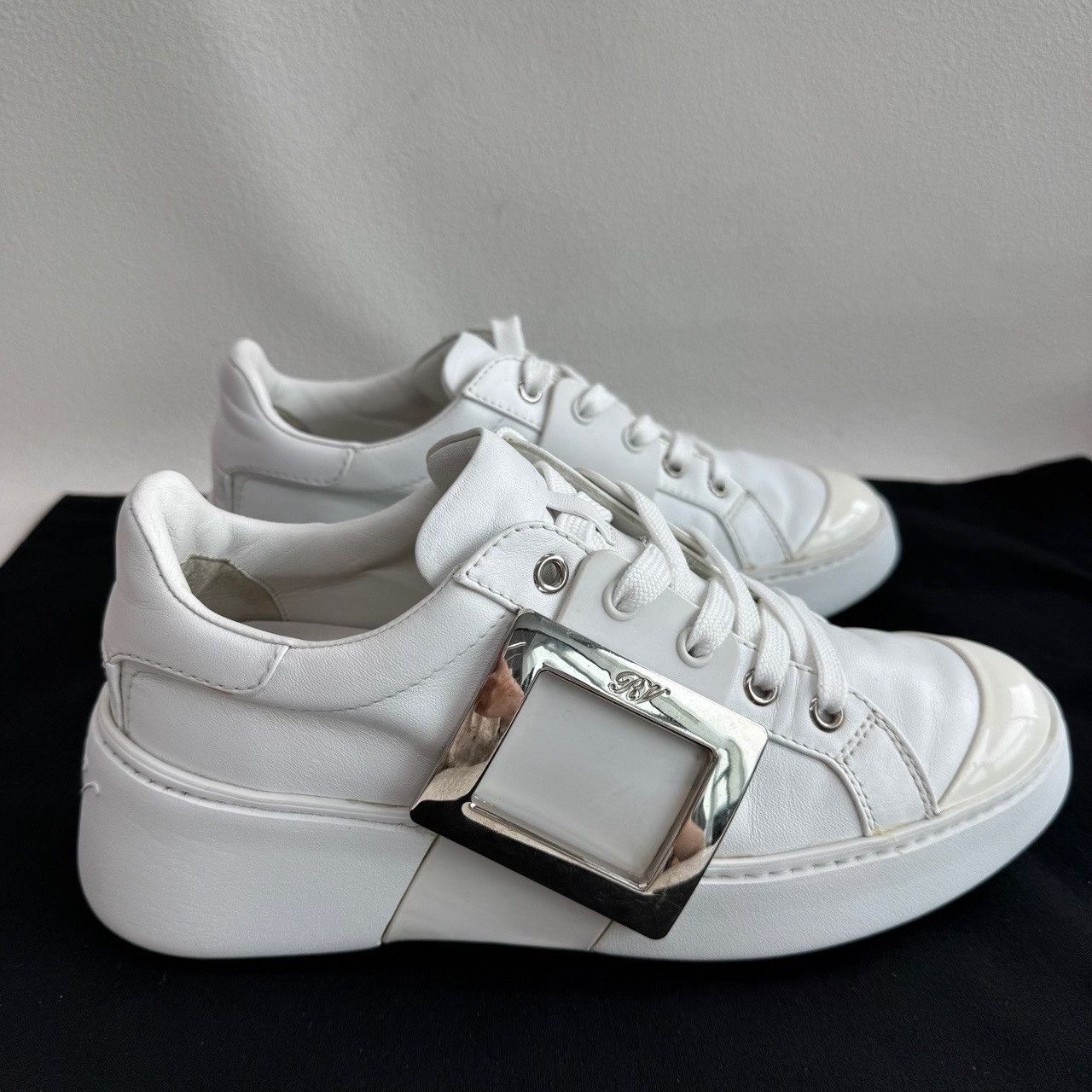 Roger Vivier Roger Vivier Viv Skate Sneakers White Size 36 Size US 6 / IT 36 - 5 Thumbnail