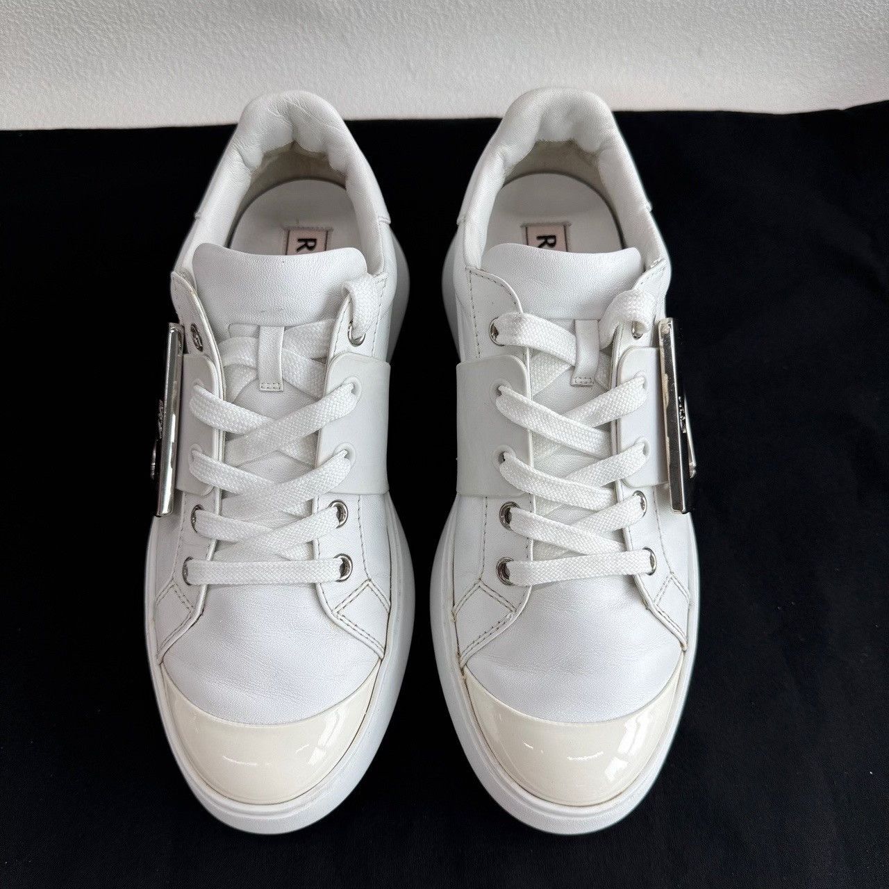 Roger Vivier Roger Vivier Viv Skate Sneakers White Size 36 Size US 6 / IT 36 - 3 Thumbnail