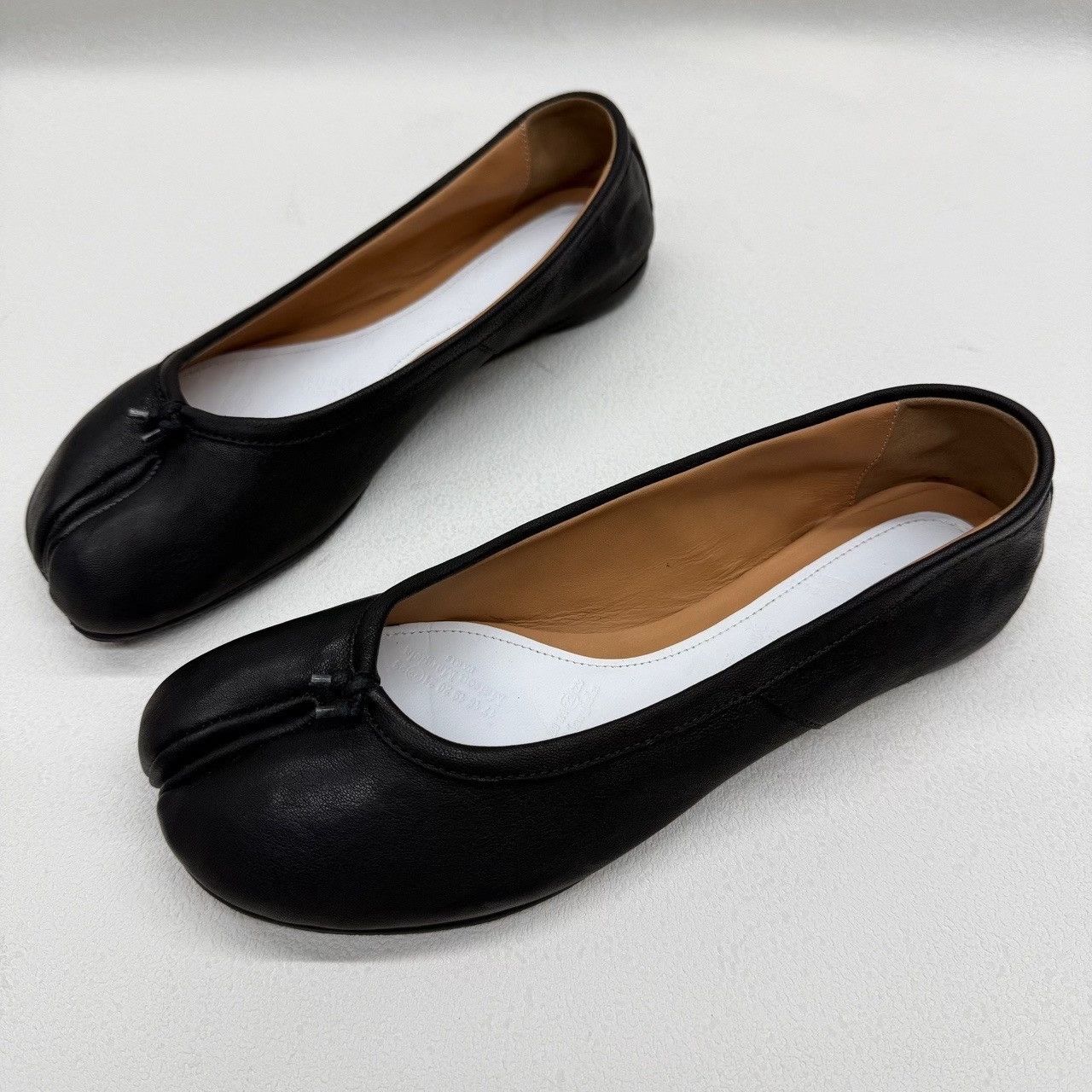 Maison Margiela Maison Margiela Black Tabi Ballet Flats Size 36 Size US 6 / IT 36 - 2 Thumbnail