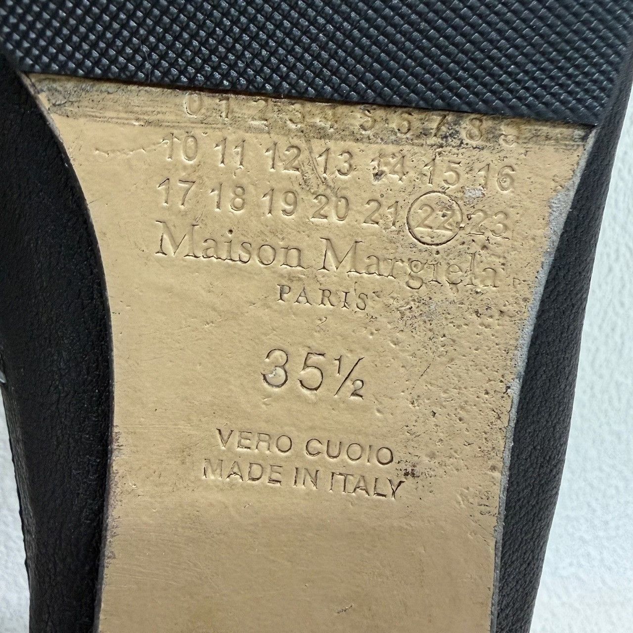 Maison Margiela Maison Margiela Black Leather Tabi Slides Size 35.5 Size US 5.5 / IT 35.5 - 9 Thumbnail