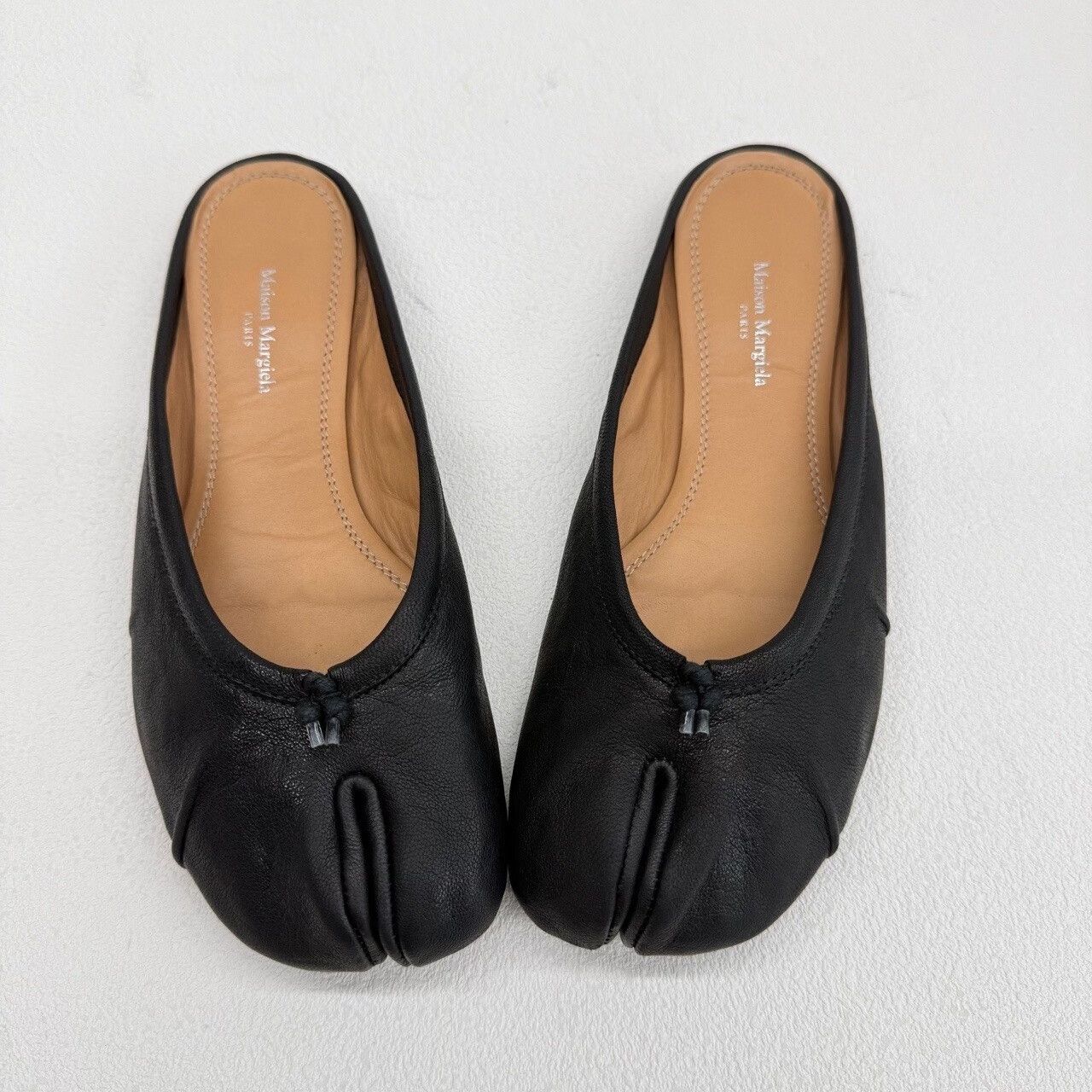 Maison Margiela Maison Margiela Black Leather Tabi Slides Size 35.5 Size US 5.5 / IT 35.5 - 10 Thumbnail