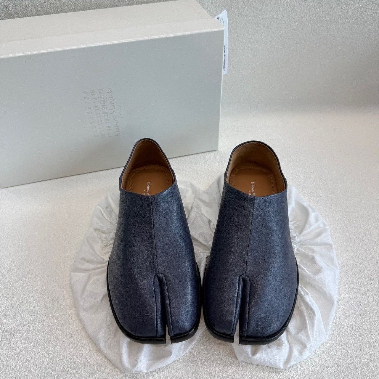 Maison Margiela Maison Margiela Tabi Leather Flats Size 38 Size US 8 / IT 38 - 2 Thumbnail
