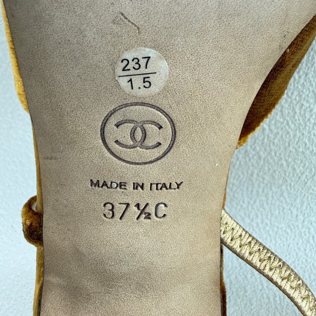 Chanel Chanel Velvet Slingback Heels Size 37.5 Size US 7.5 / IT 37.5 - 9 Thumbnail