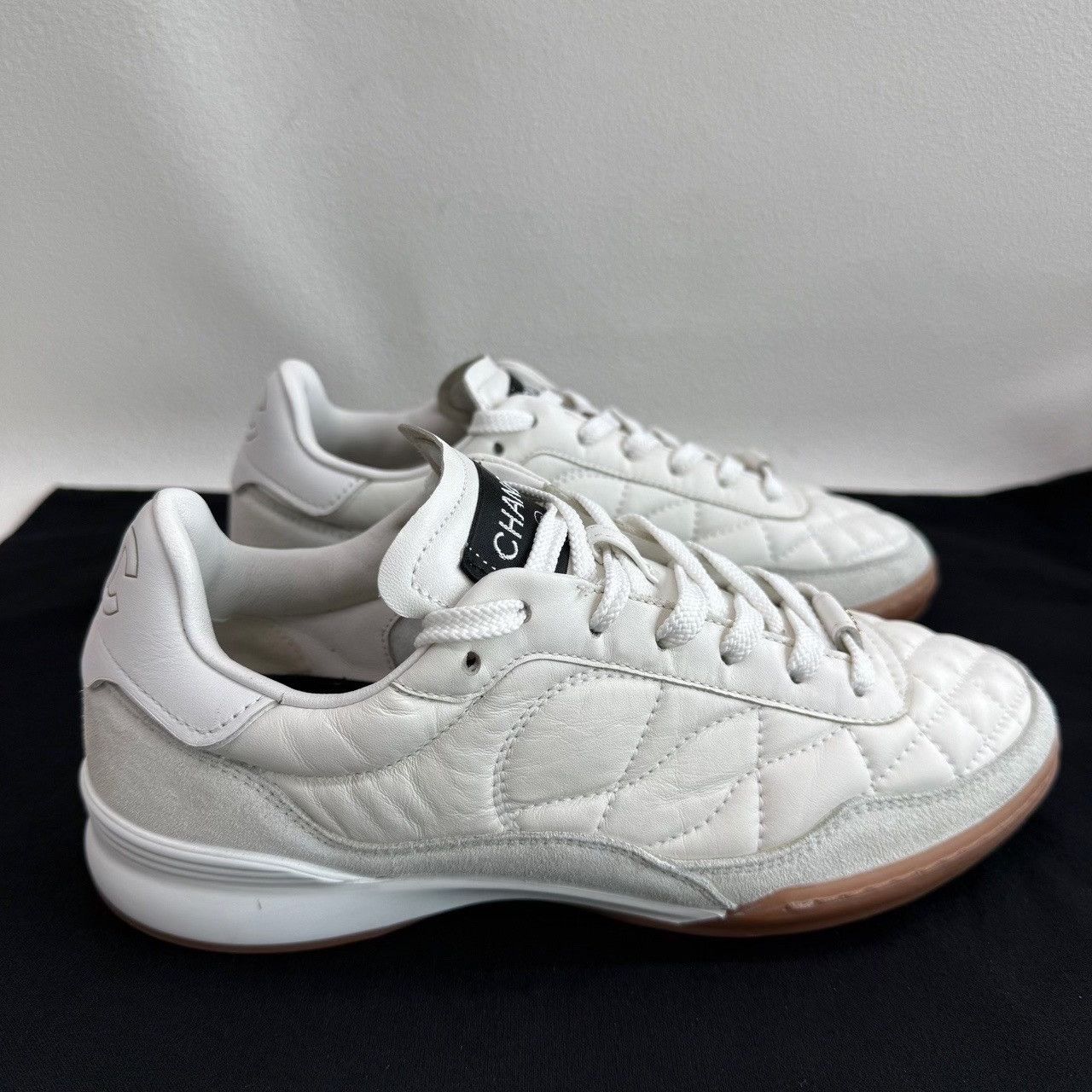 Chanel Chanel Quilted Low-Top Sneakers Size 36 Size US 6 / IT 36 - 5 Thumbnail